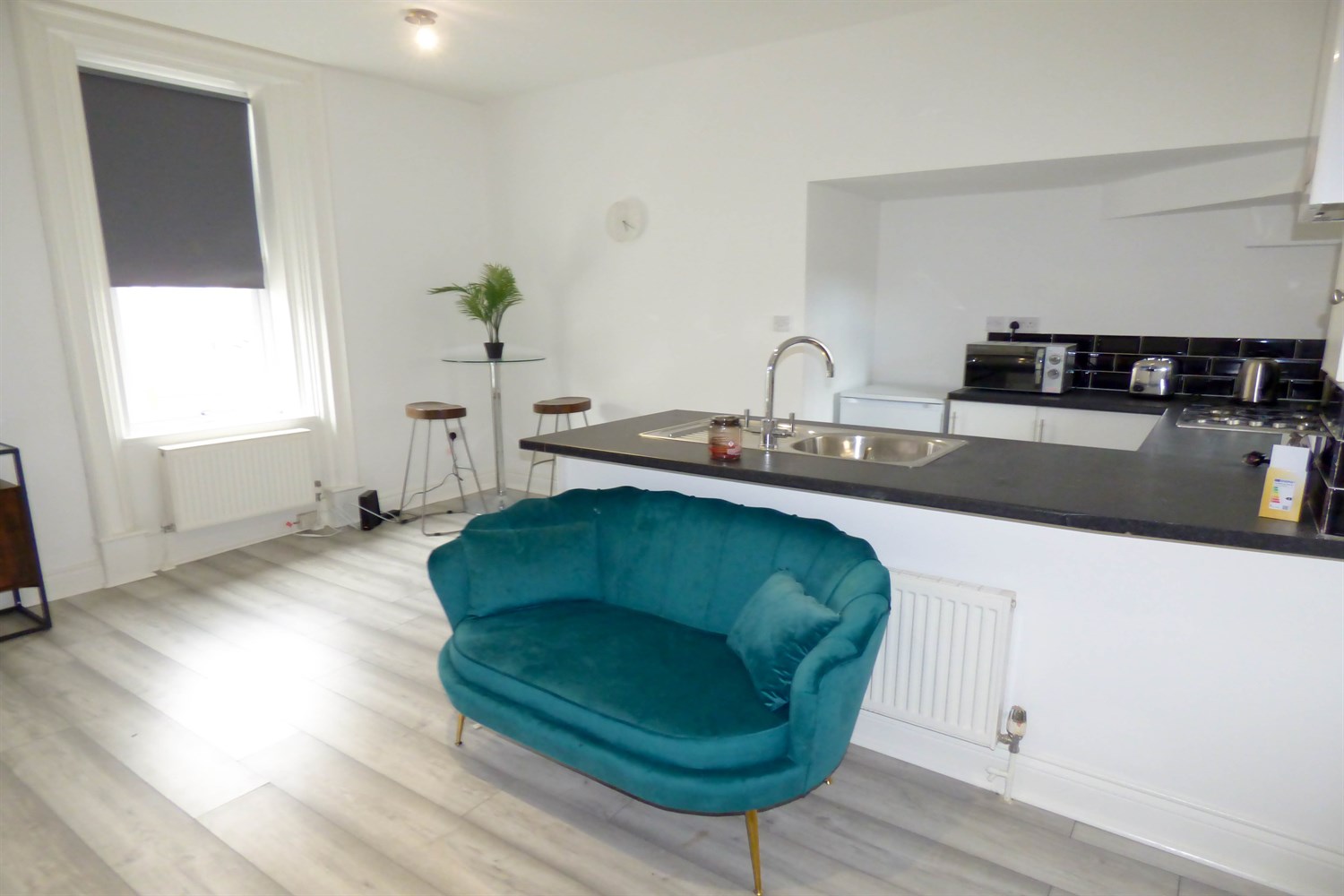 1 bed flat for sale in Whitehall Road, Gateshead  - Property Image 5