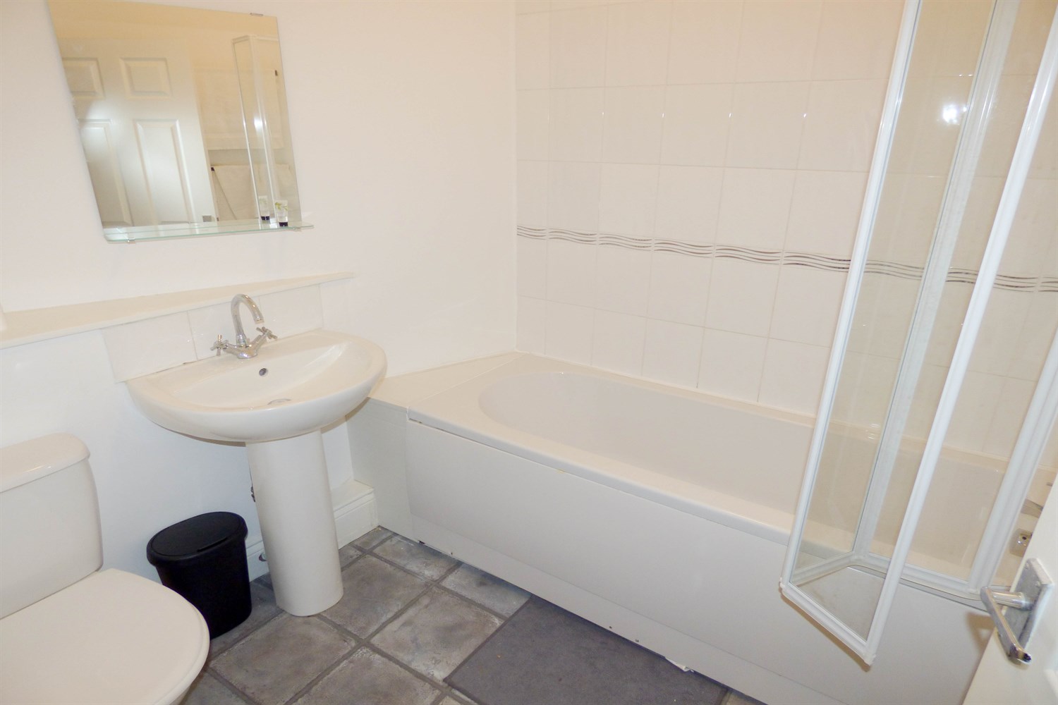 1 bed flat for sale in Whitehall Road, Gateshead  - Property Image 3