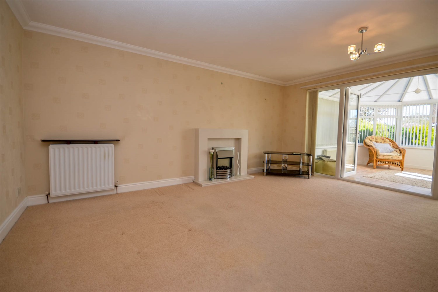 3 bed detached bungalow for sale in Castle Way, Dinnington  - Property Image 4
