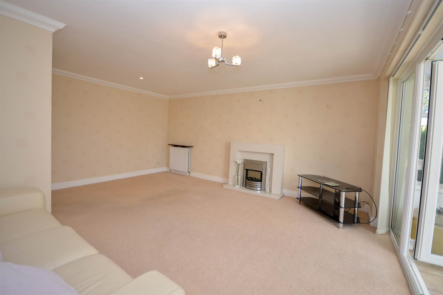 3 bed detached bungalow for sale in Castle Way, Dinnington  - Property Image 3