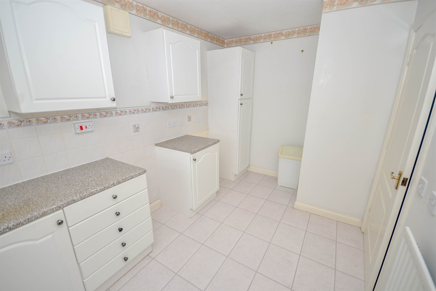 2 bed semi-detached bungalow for sale in Beaconside, South Shields  - Property Image 5
