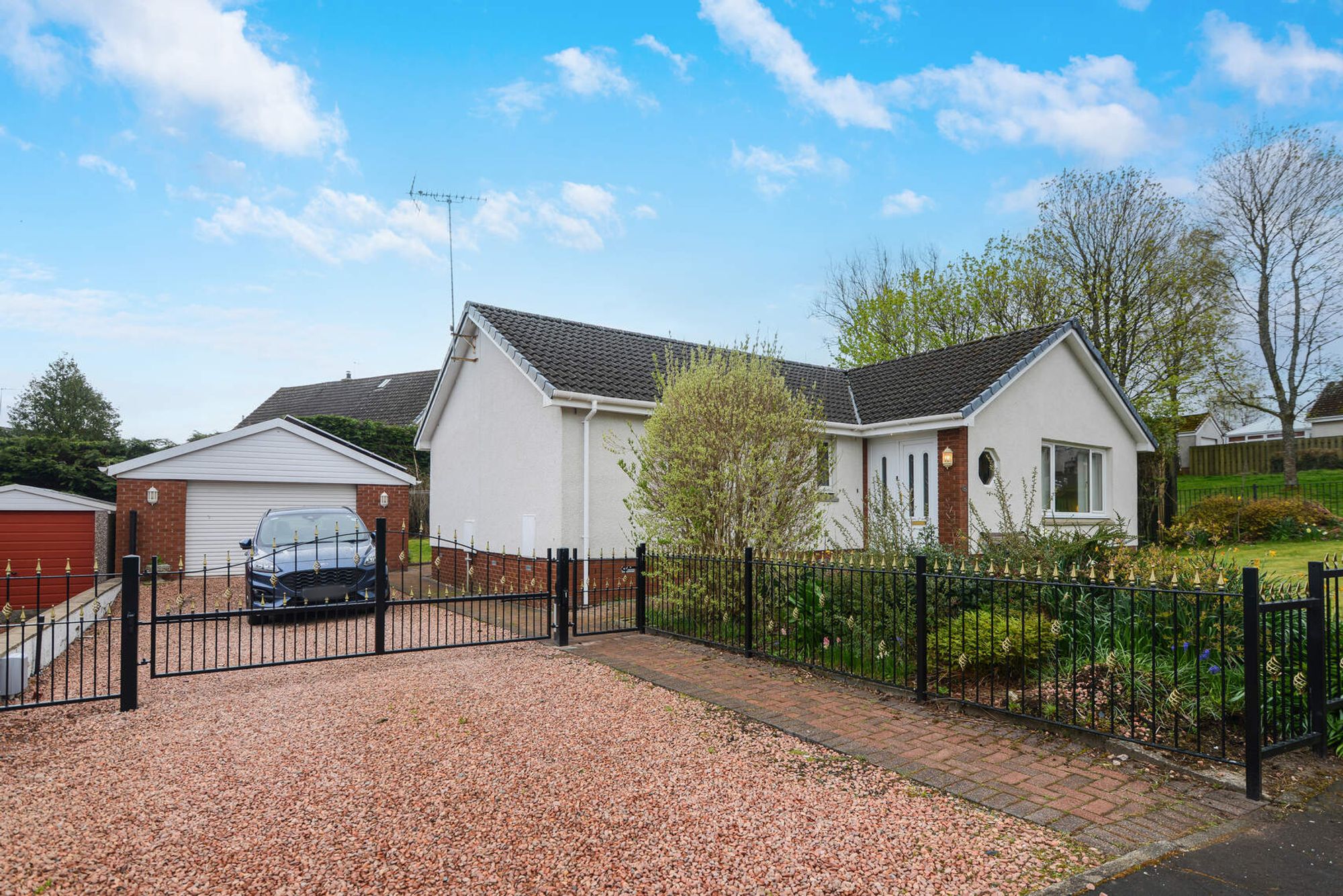 2 bed detached bungalow for sale in Buchan Drive, Dunblane  - Property Image 4