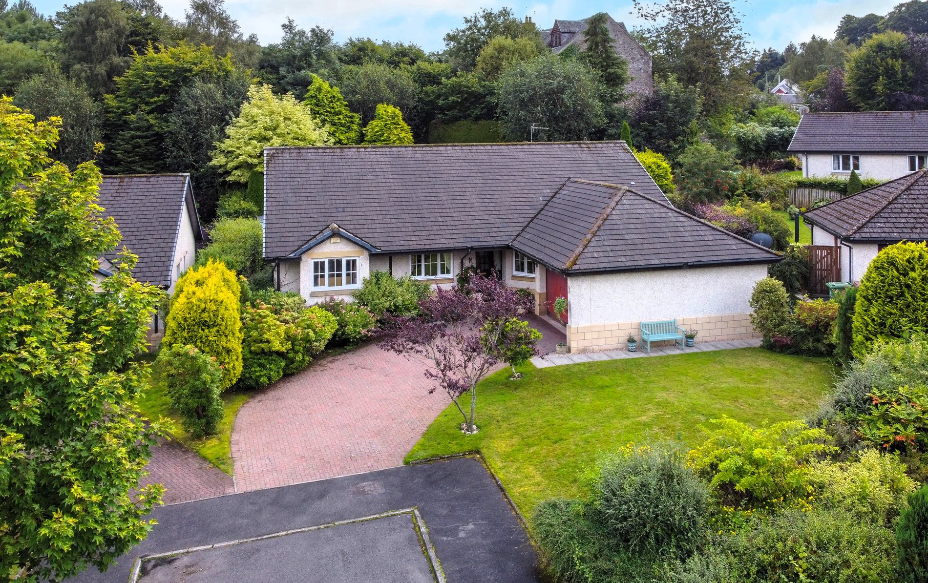 4 bed bungalow for sale in Balmyle Grove, Dunblane - Property Image 1