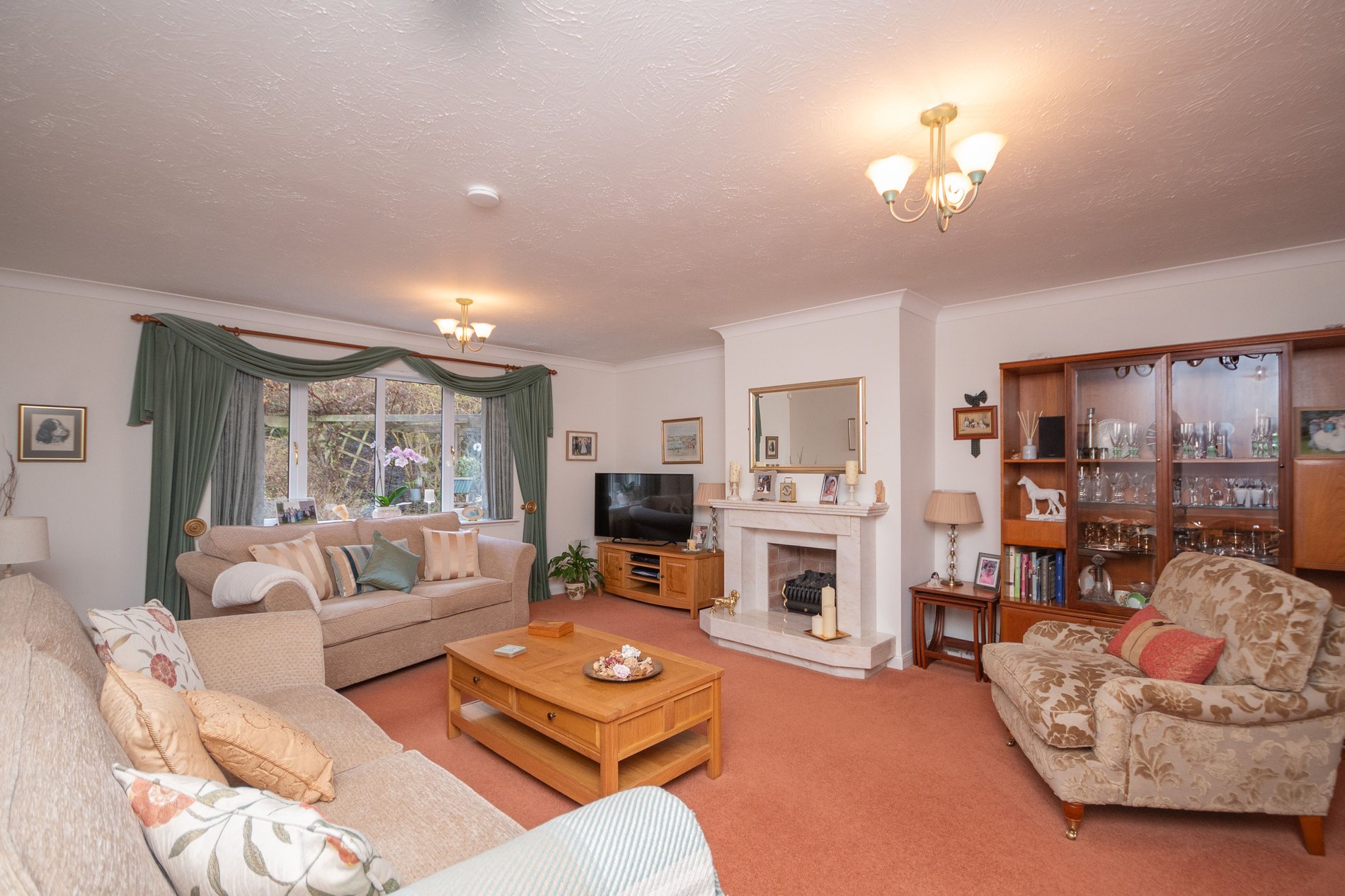 4 bed bungalow for sale in Balmyle Grove, Dunblane  - Property Image 3