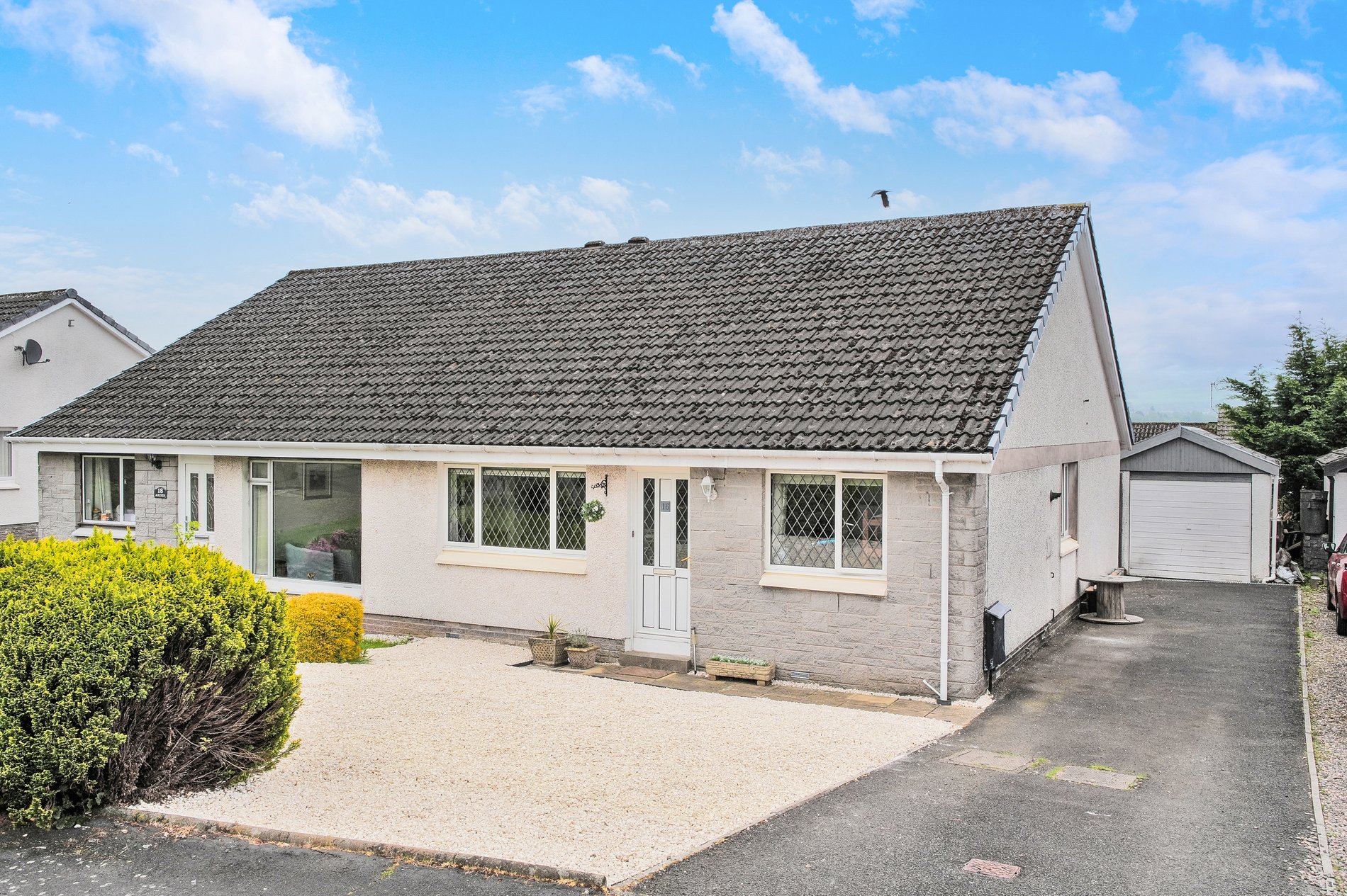 3 bed semi-detached bungalow for sale in Anchorscross, Dunblane  - Property Image 1