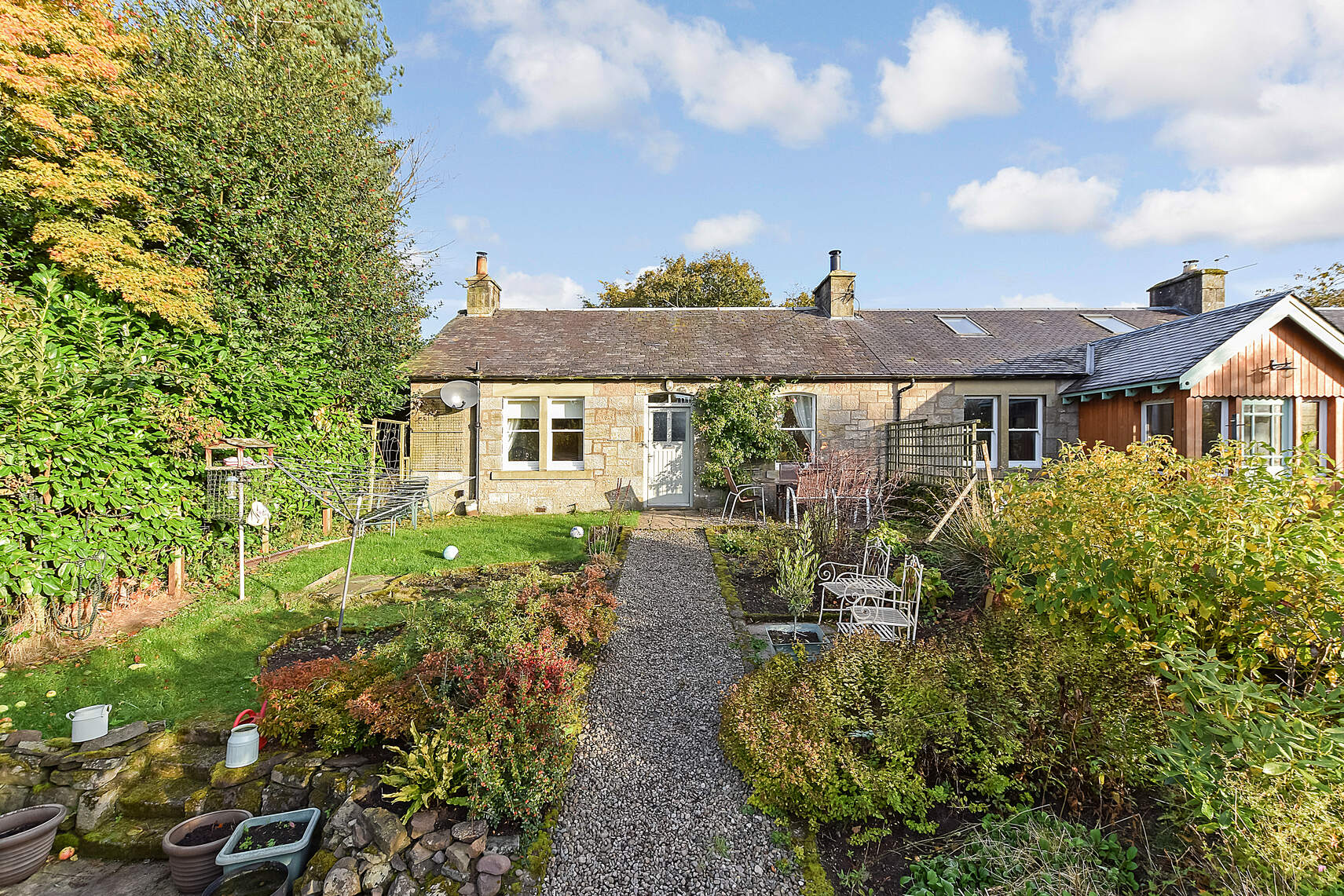 2 bed terraced house for sale in The Avenue, Dunblane  - Property Image 1