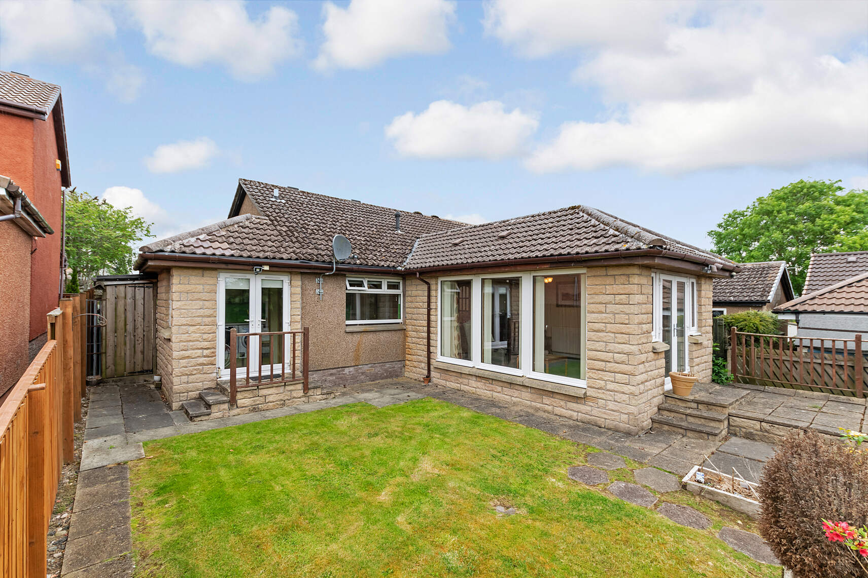 2 bed bungalow for sale in Anchorscross, Dunblane  - Property Image 16