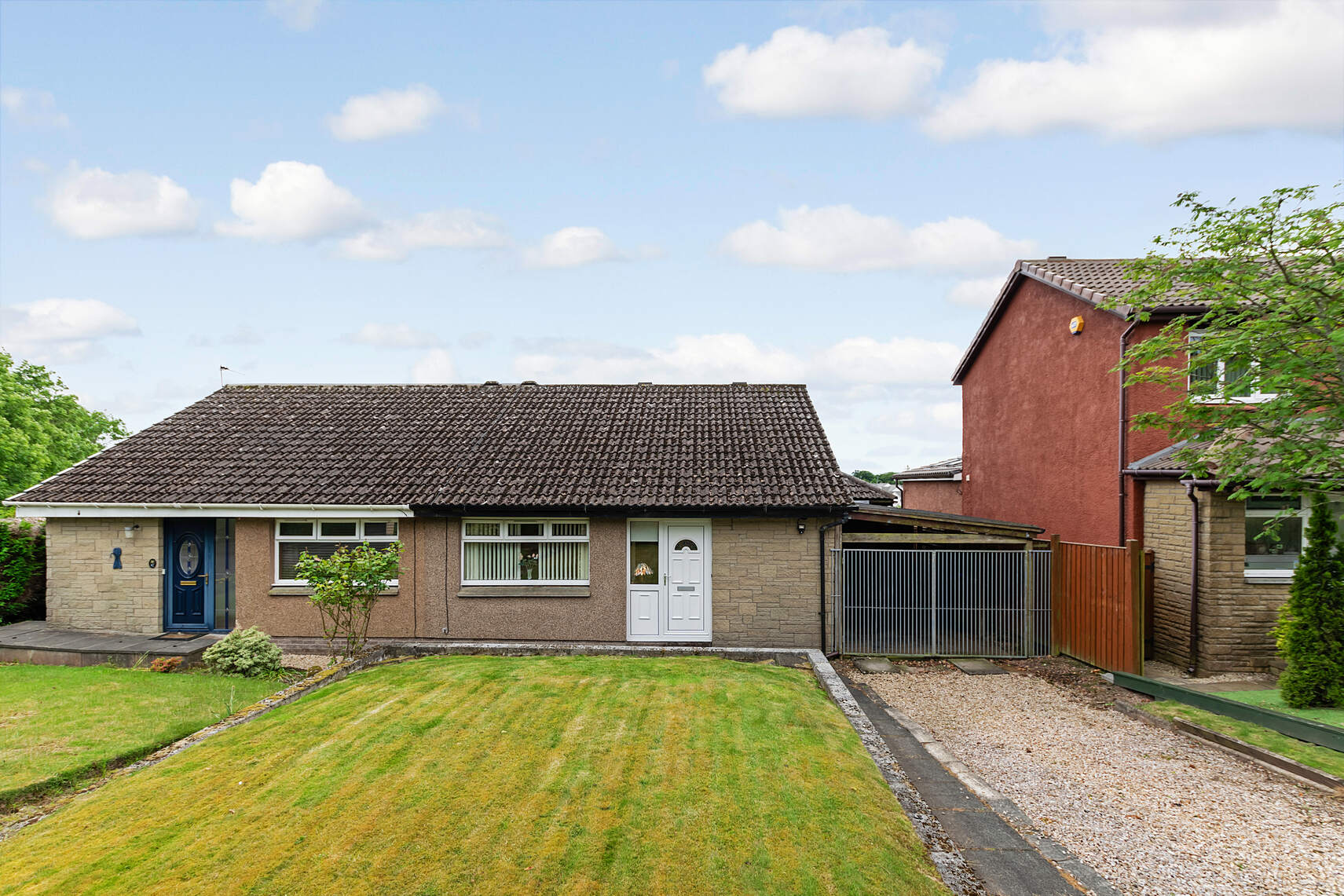 2 bed bungalow for sale in Anchorscross, Dunblane  - Property Image 1