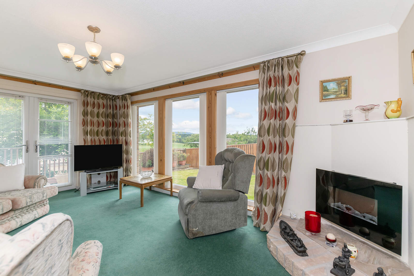 2 bed bungalow for sale in Anchorscross, Dunblane  - Property Image 2