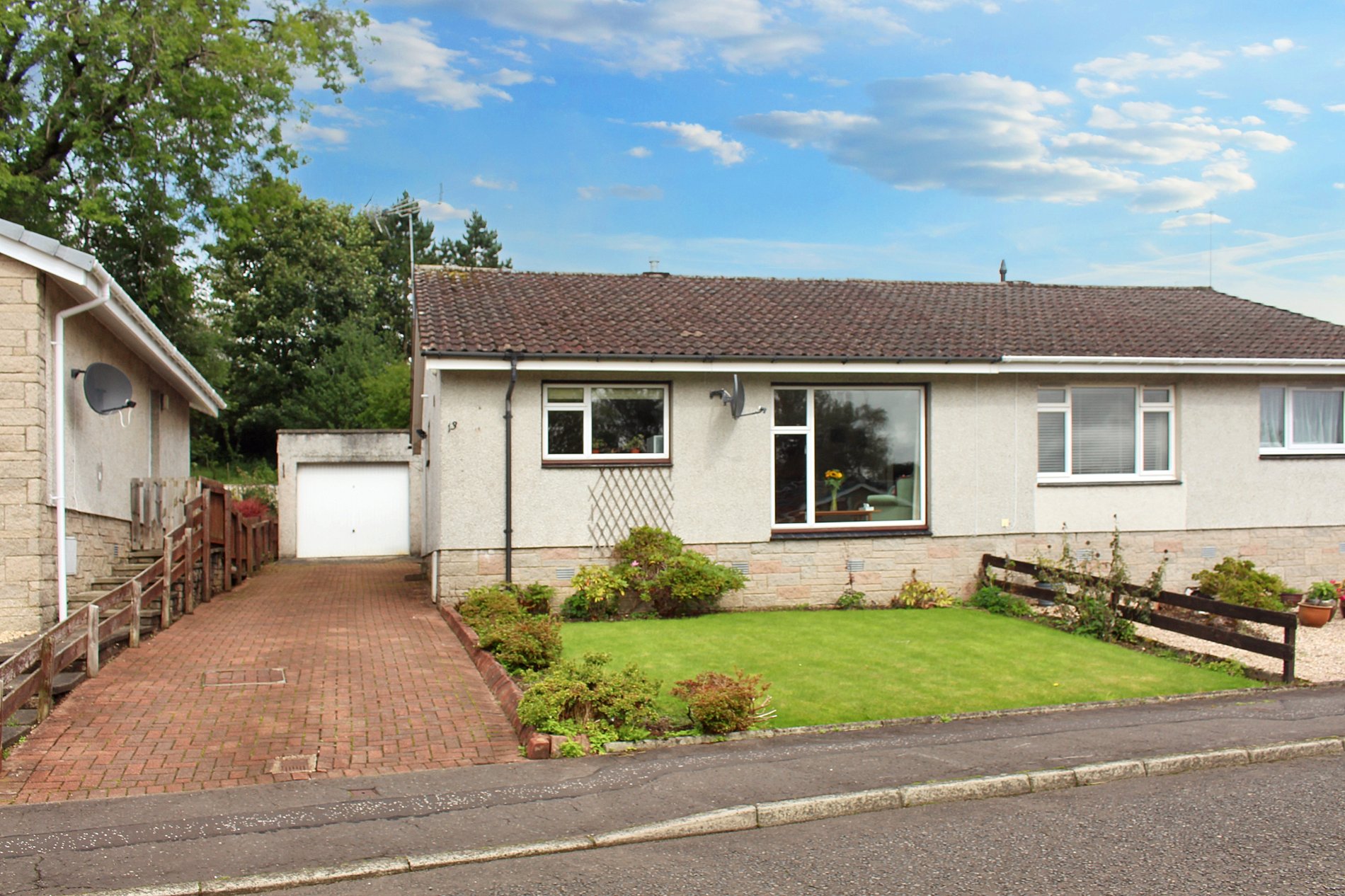 2 bed bungalow for sale in Livingstone Avenue, Callander  - Property Image 1