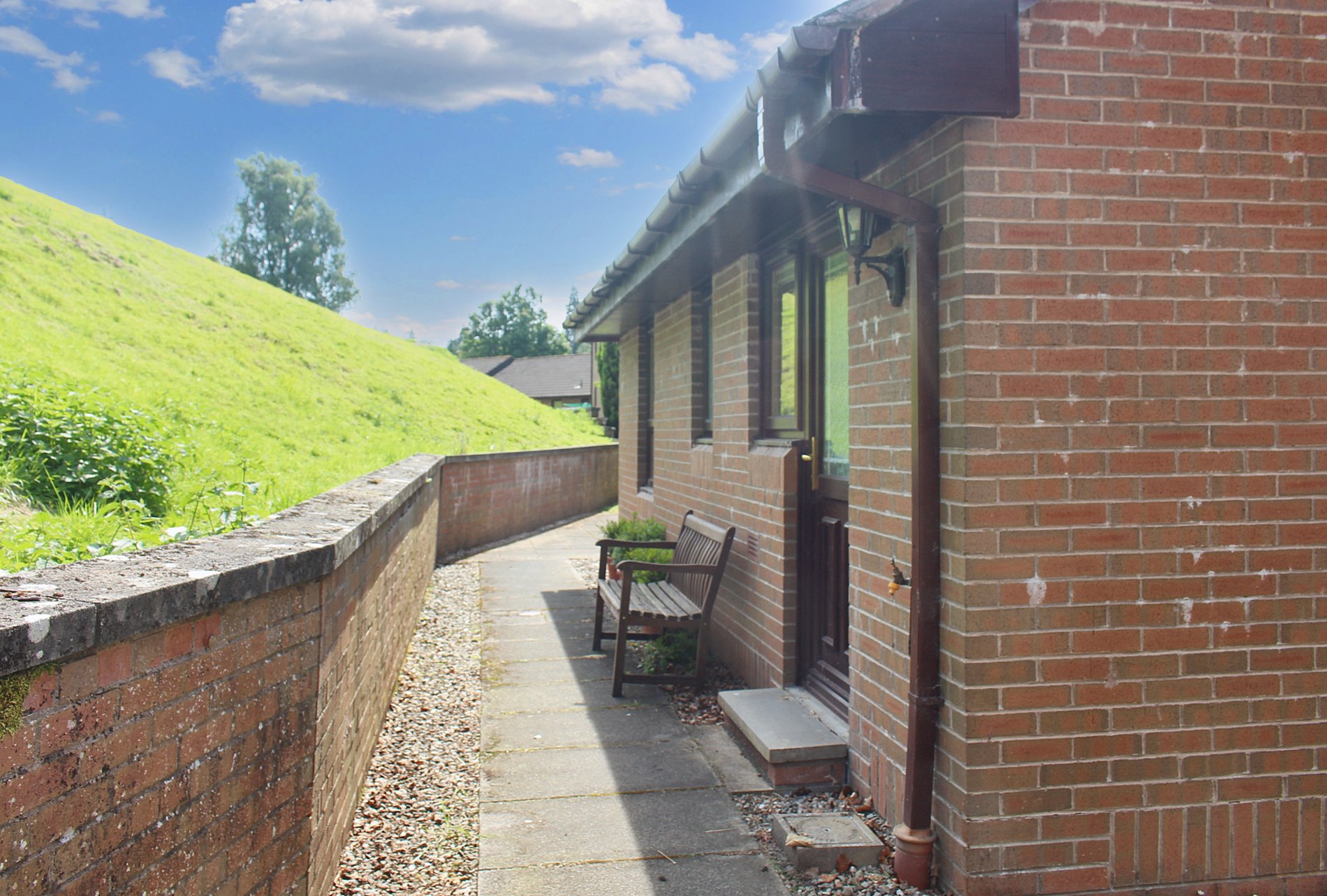 2 bed bungalow for sale in Holmehill Court, Dunblane  - Property Image 9