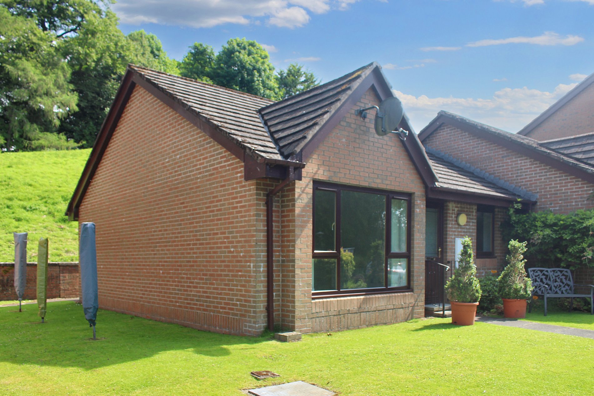 2 bed bungalow for sale in Holmehill Court, Dunblane  - Property Image 10