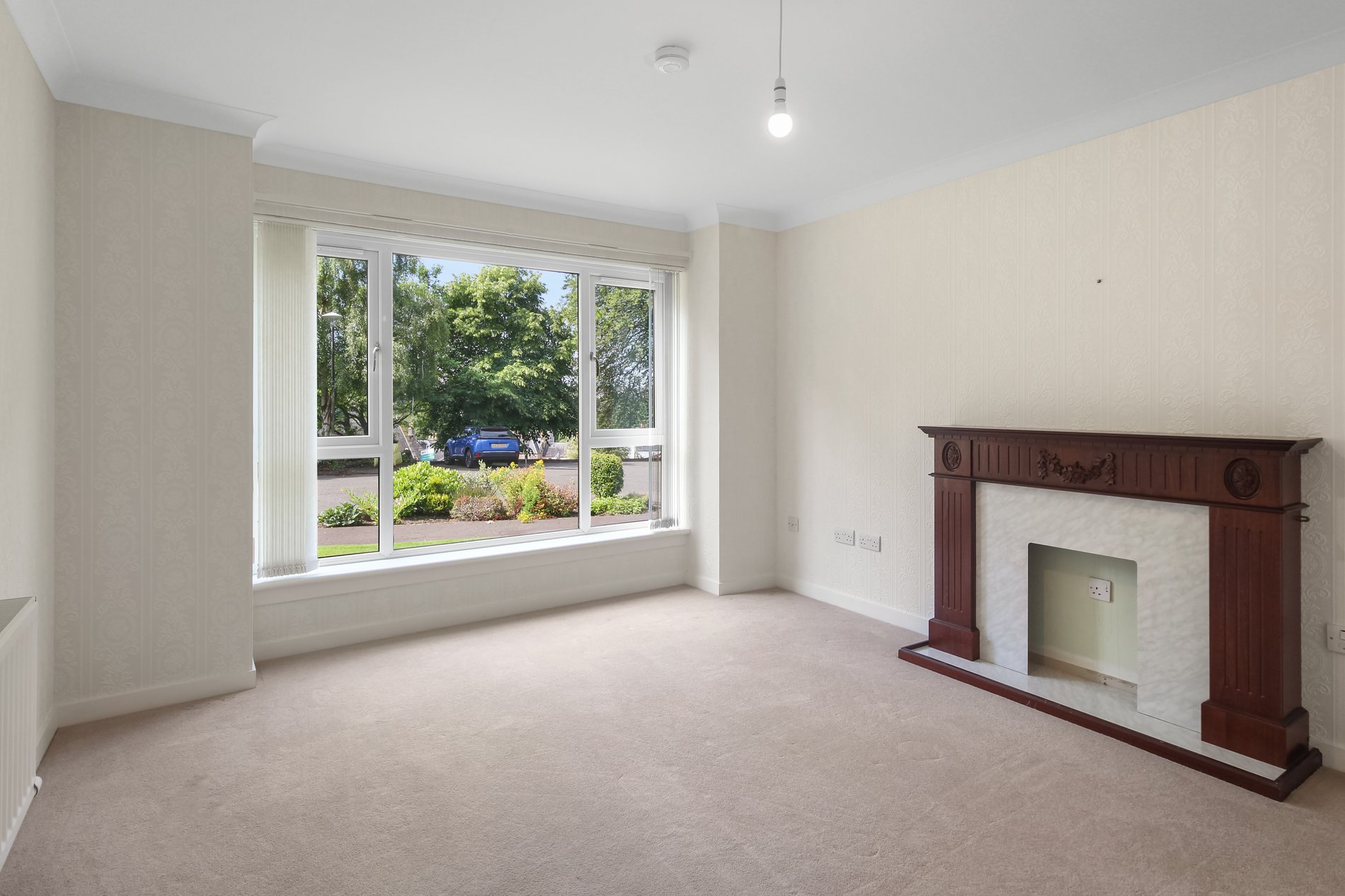 2 bed bungalow for sale in Holmehill Court, Dunblane  - Property Image 5