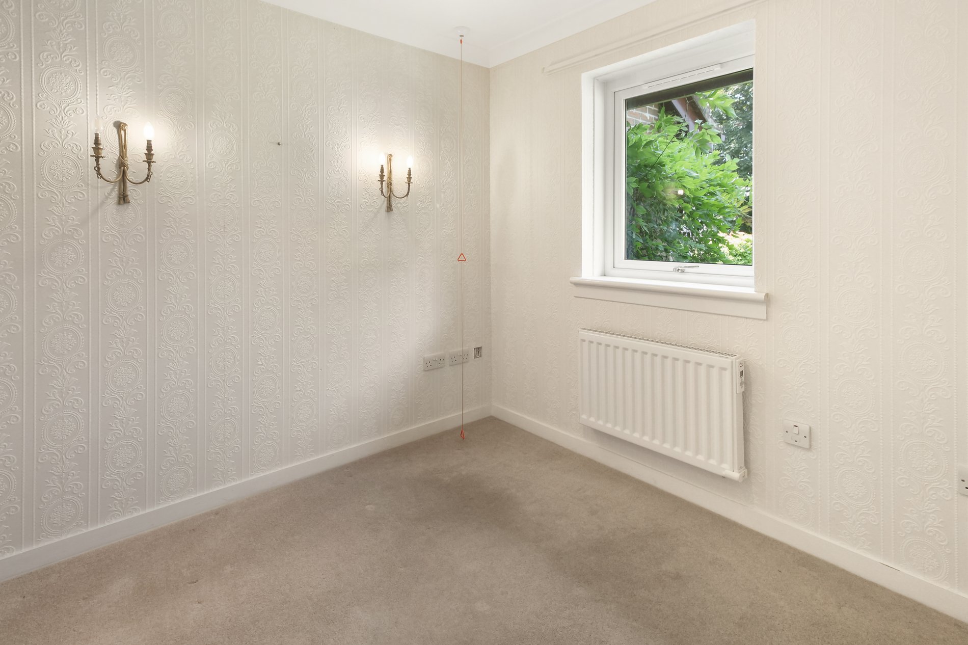 2 bed bungalow for sale in Holmehill Court, Dunblane  - Property Image 8