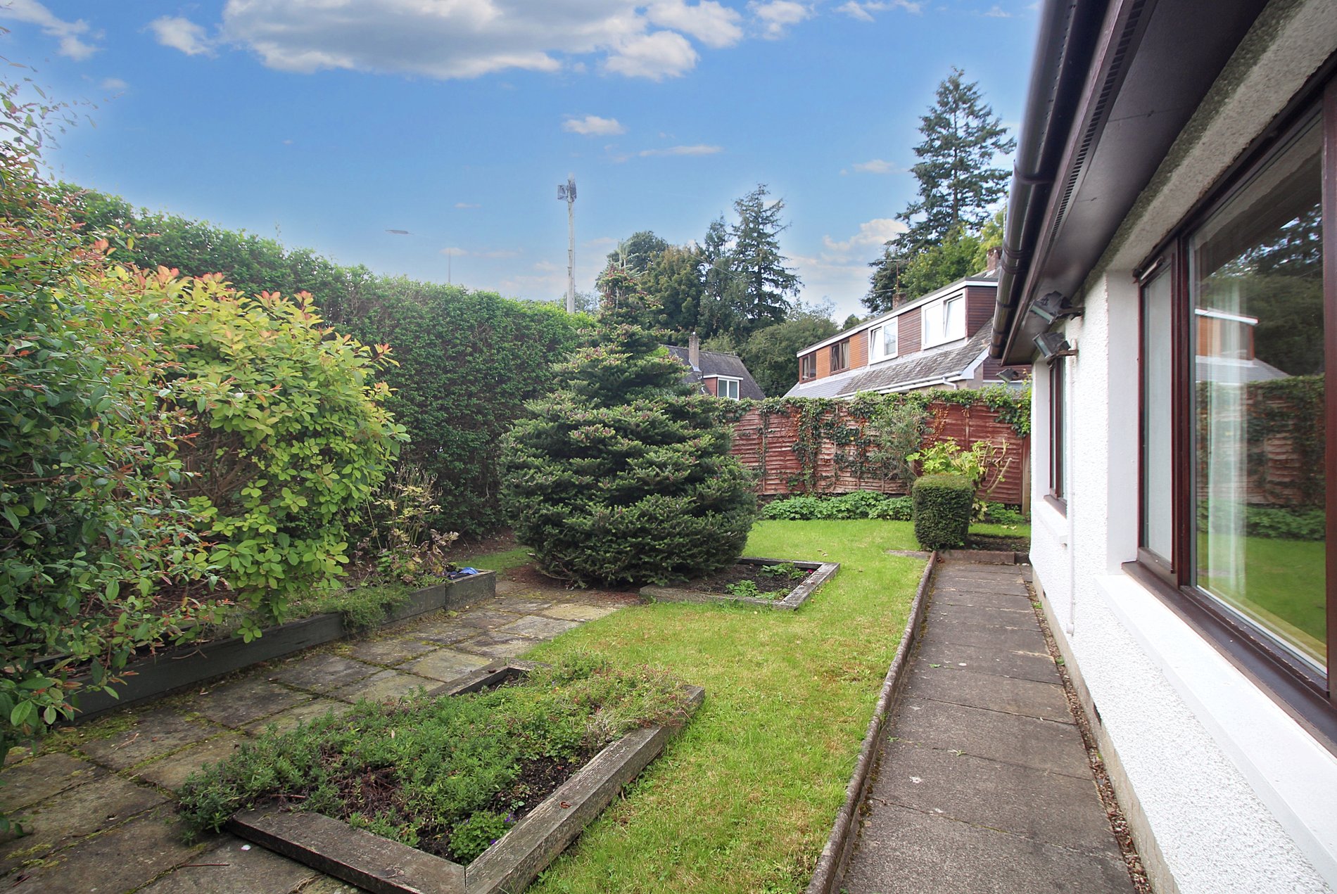 4 bed semi-detached house for sale in Laurelhill Place, Stirling  - Property Image 13