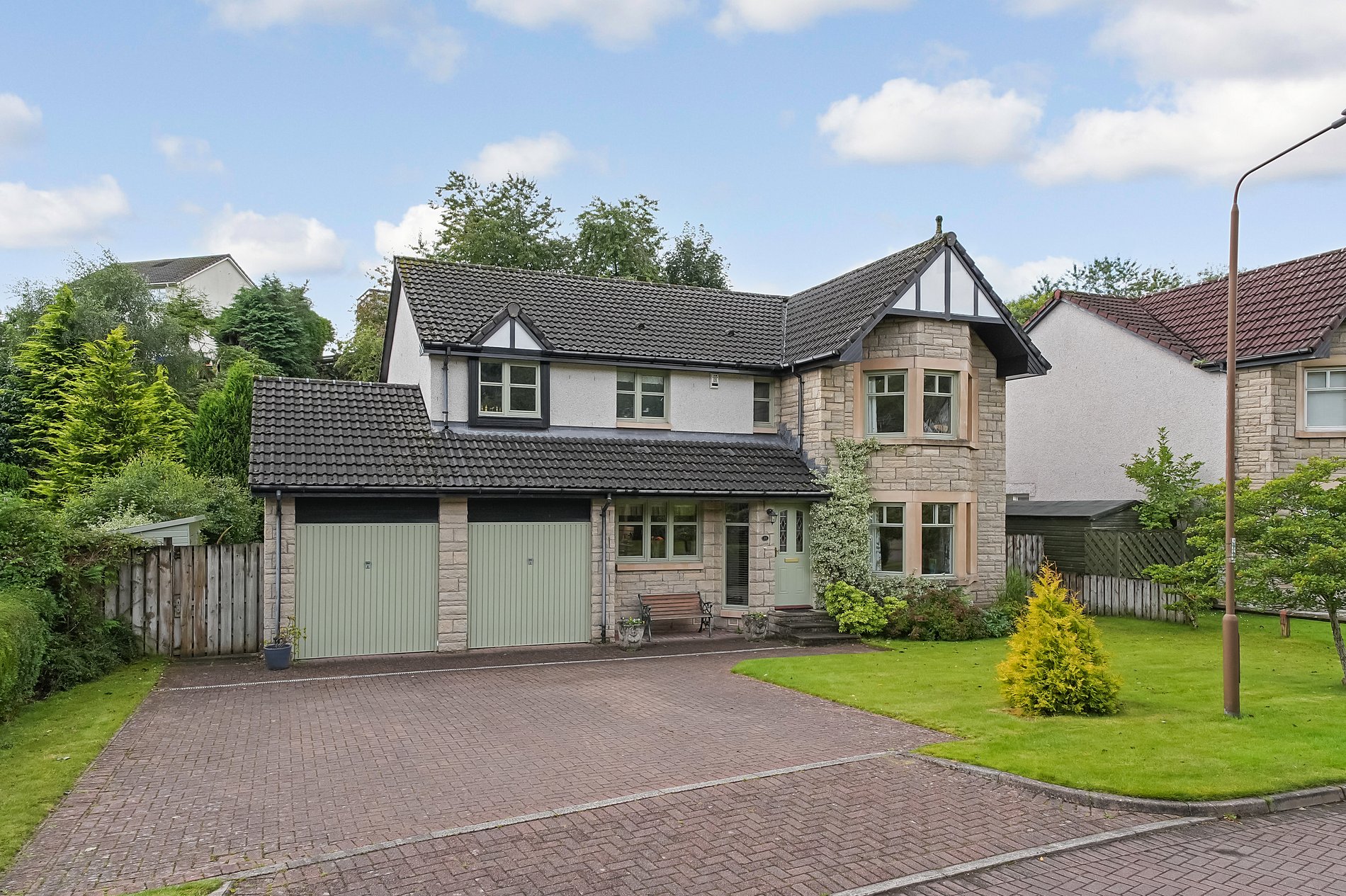 5 bed detached house for sale in Grant Drive, Dunblane  - Property Image 1