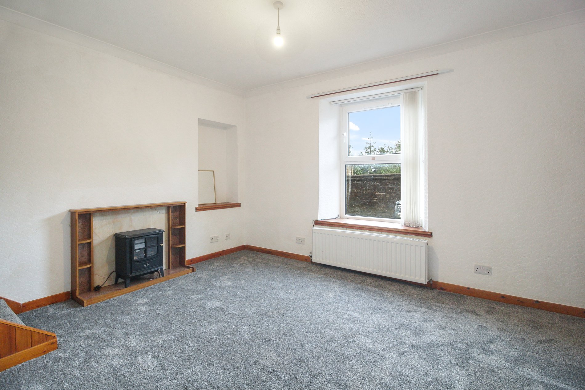 2 bed end of terrace house for sale in Coneyhill Road, Stirling  - Property Image 2