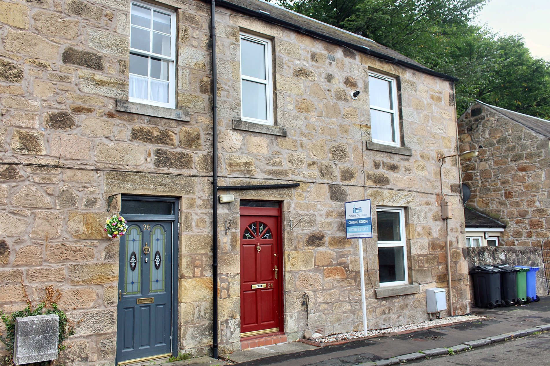 2 bed end of terrace house for sale in Coneyhill Road, Stirling  - Property Image 1