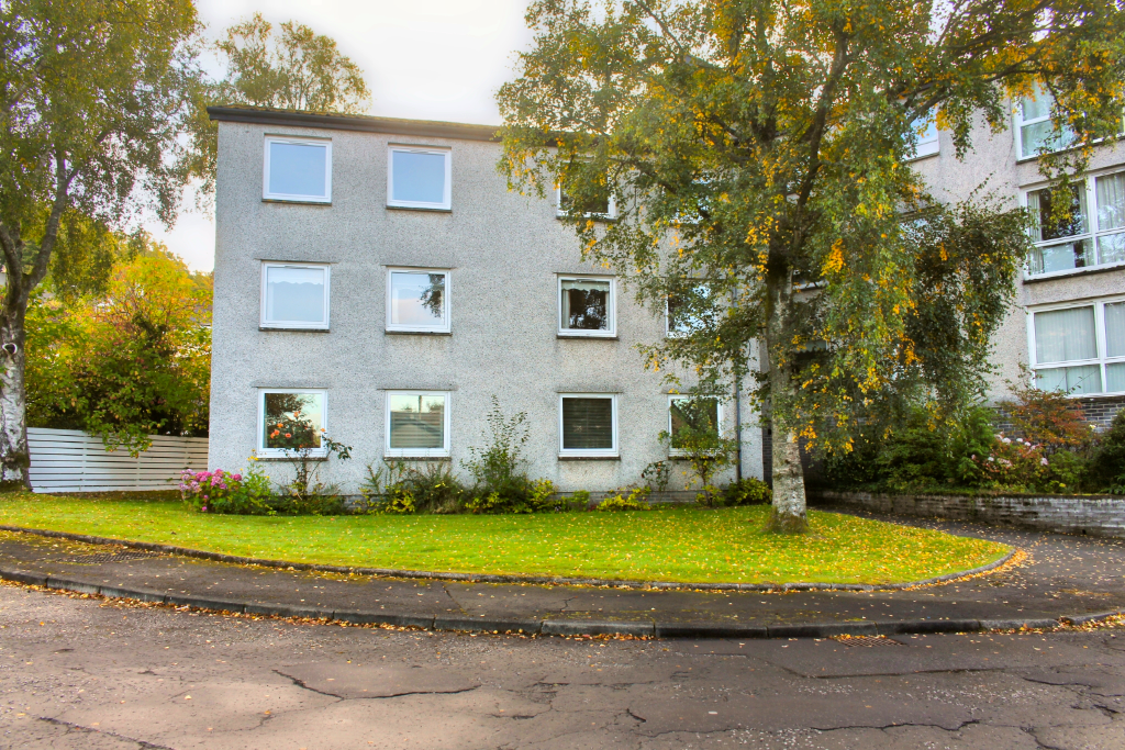 3 bed flat for sale in Buccleuch Court, Dunblane  - Property Image 1