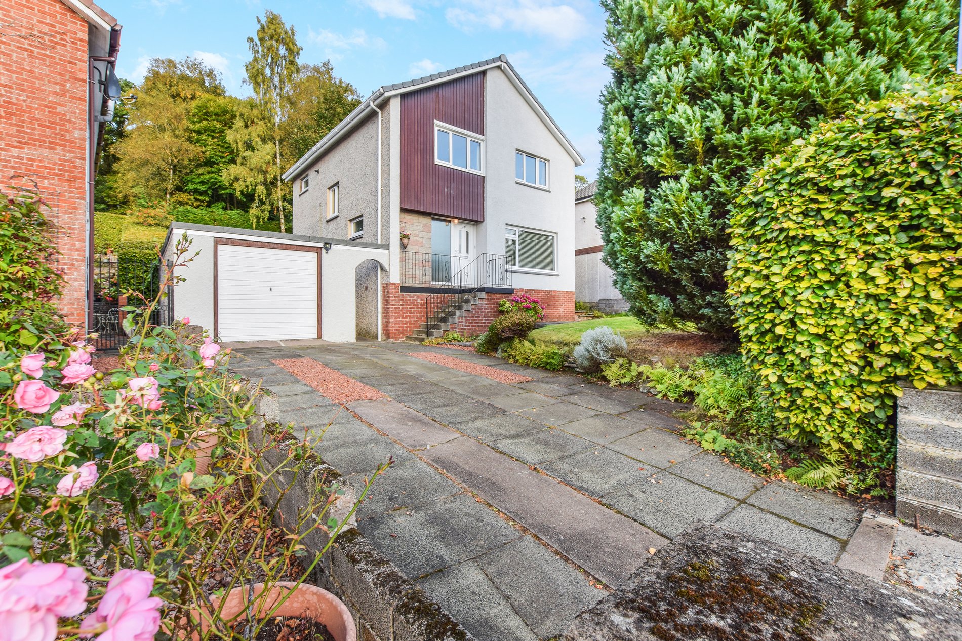 3 bed detached house for sale in Newton Crescent, Dunblane  - Property Image 1