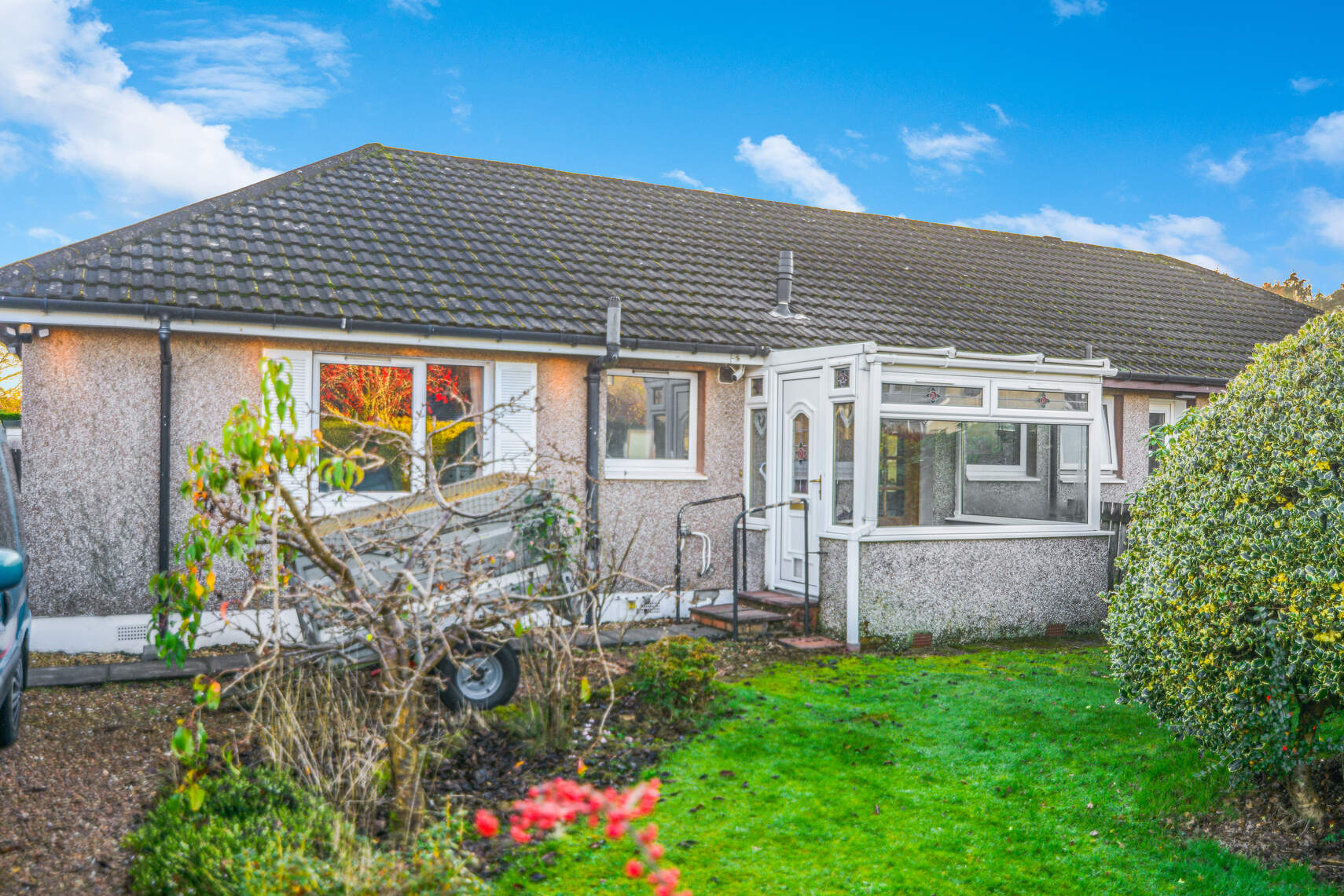 3 bed semi-detached bungalow for sale in Carseview, Dunblane  - Property Image 1