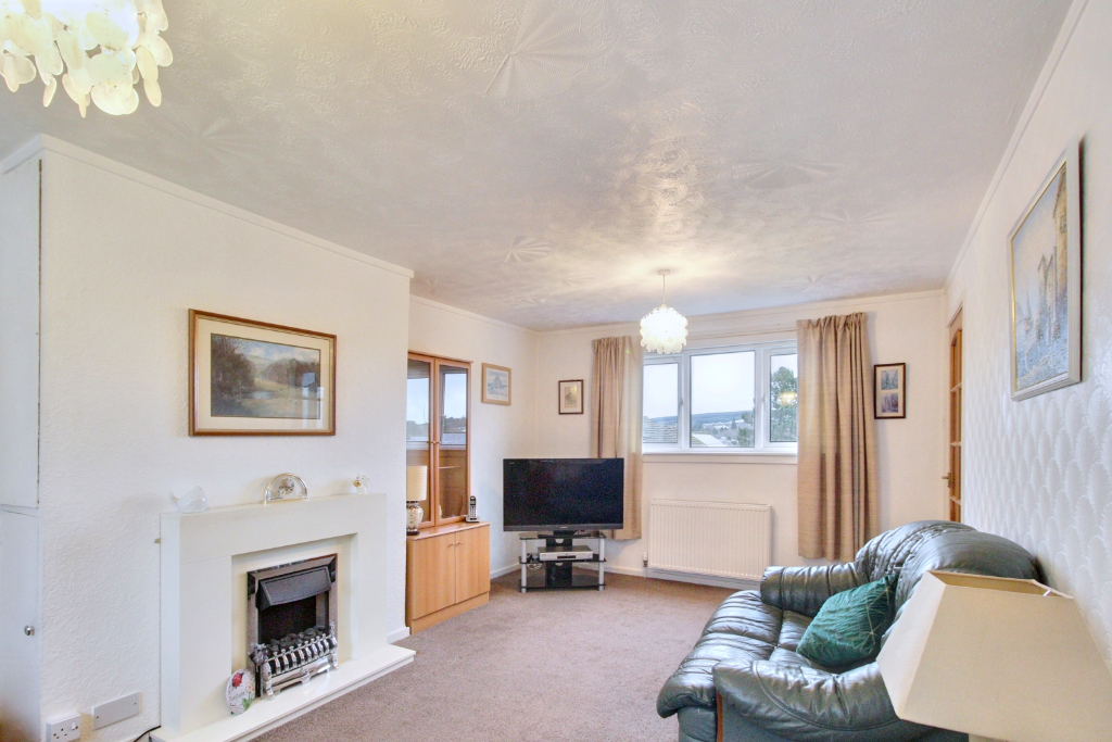 3 bed terraced house for sale in Edward Place, Dunblane  - Property Image 4