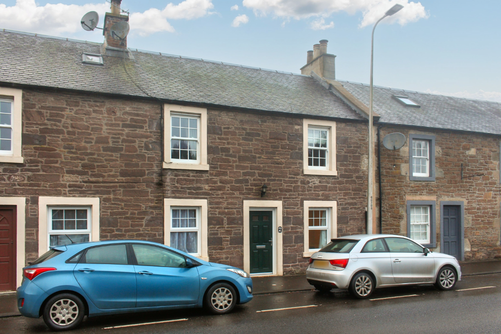 2 bed ground floor flat for sale in Front Street, Braco  - Property Image 1