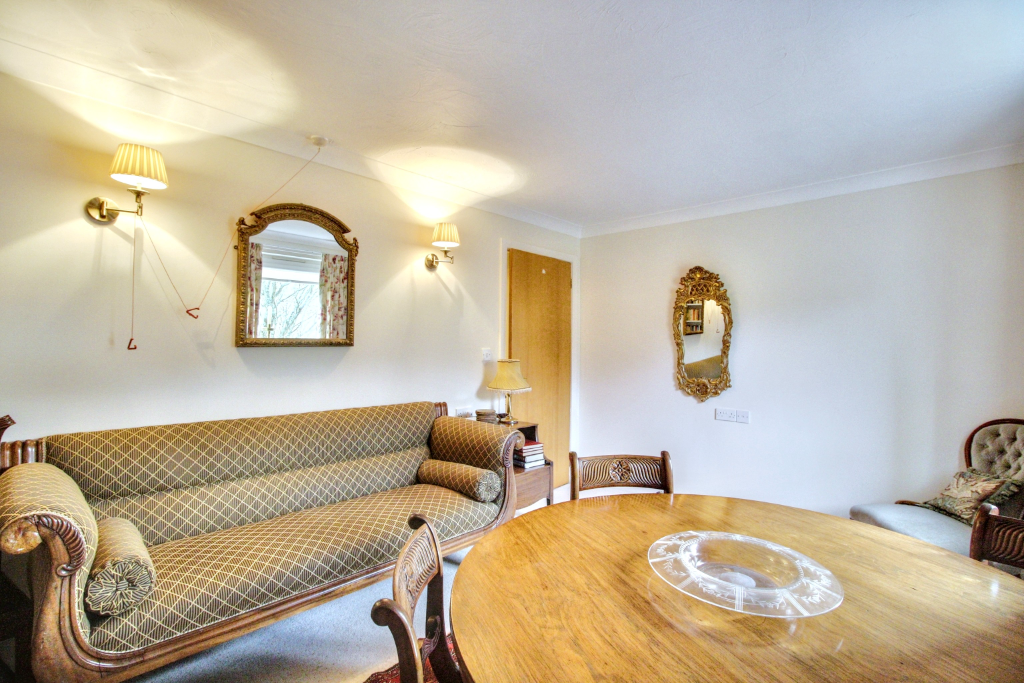 2 bed flat for sale in Stirling Road, Dunblane  - Property Image 9