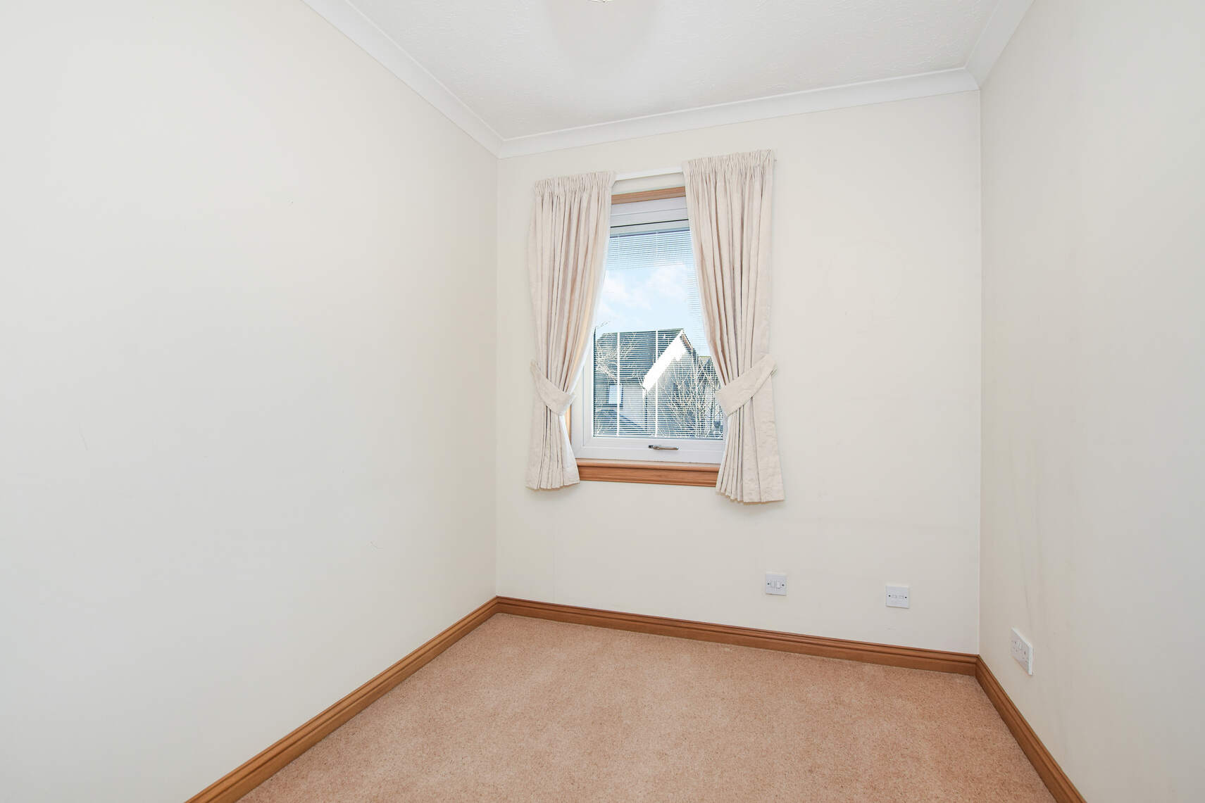 3 bed end of terrace house for sale in Cameron Crescent, Stirling  - Property Image 11