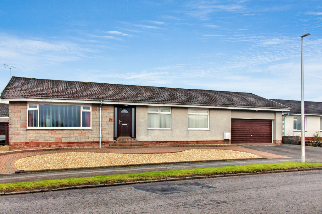 3 bed bungalow for sale in Wardlaw Street, Tillicoultry  - Property Image 1