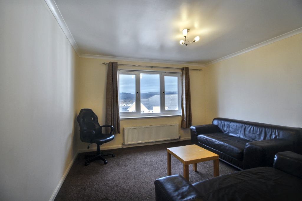 2 bed flat for sale in Broomhill Court, Stirling  - Property Image 2