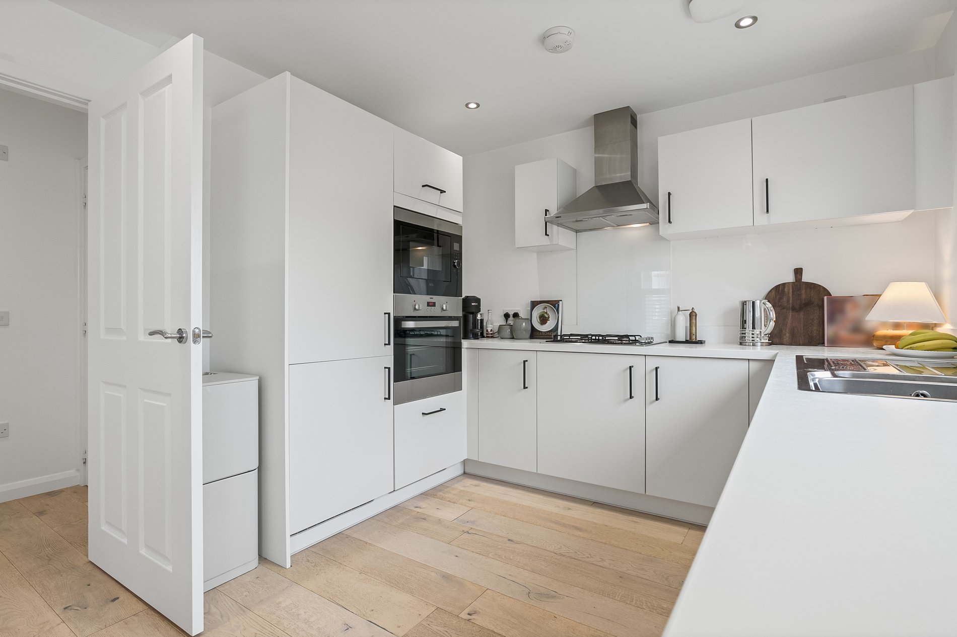3 bed end of terrace house for sale in Young Road, Stirling  - Property Image 2