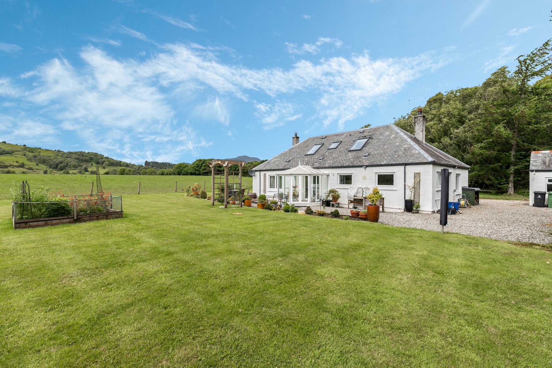 4 bed cottage for sale, Callander  - Property Image 4