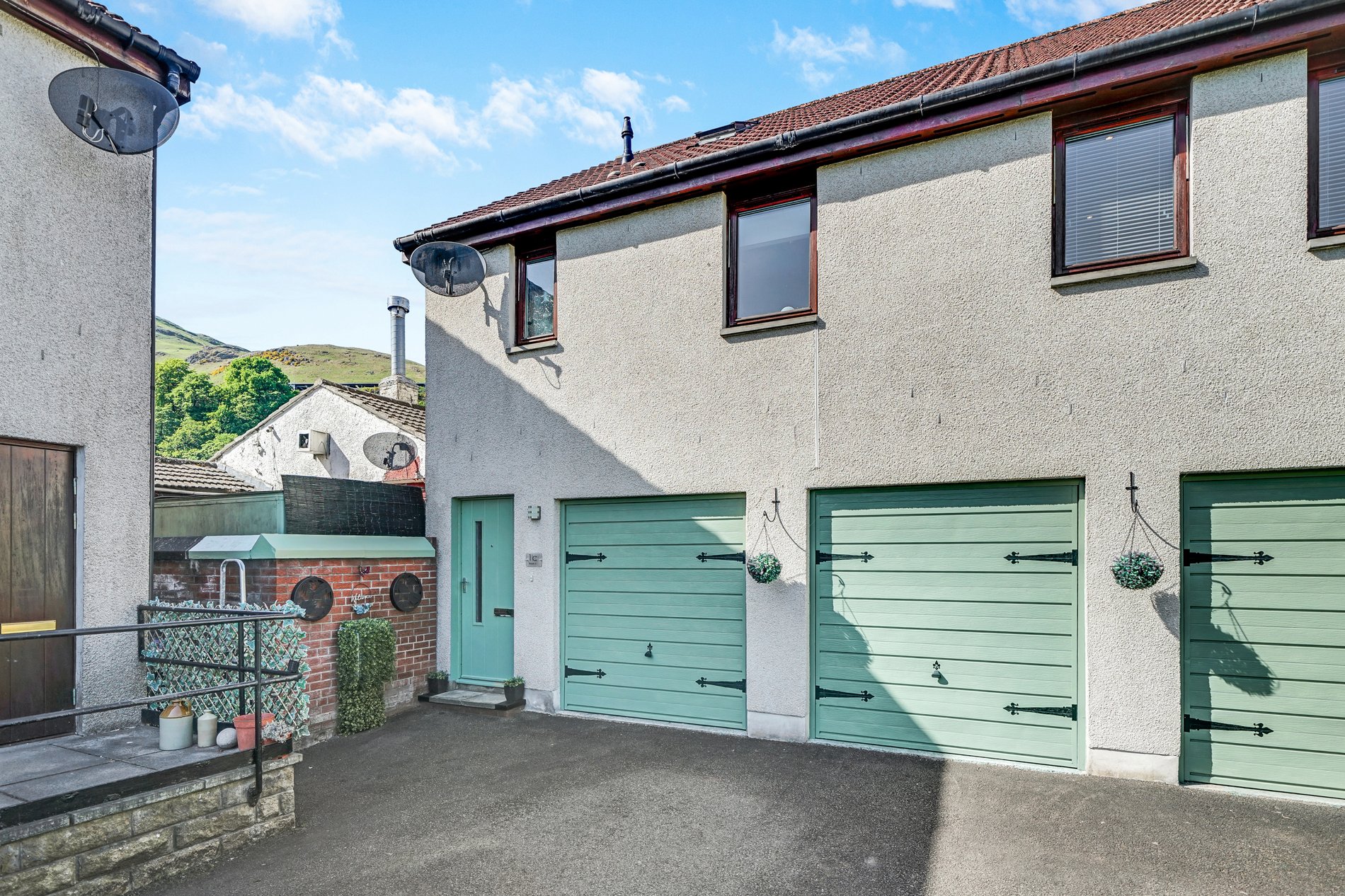 2 bed flat for sale in Brook Street, Menstrie, FK11
