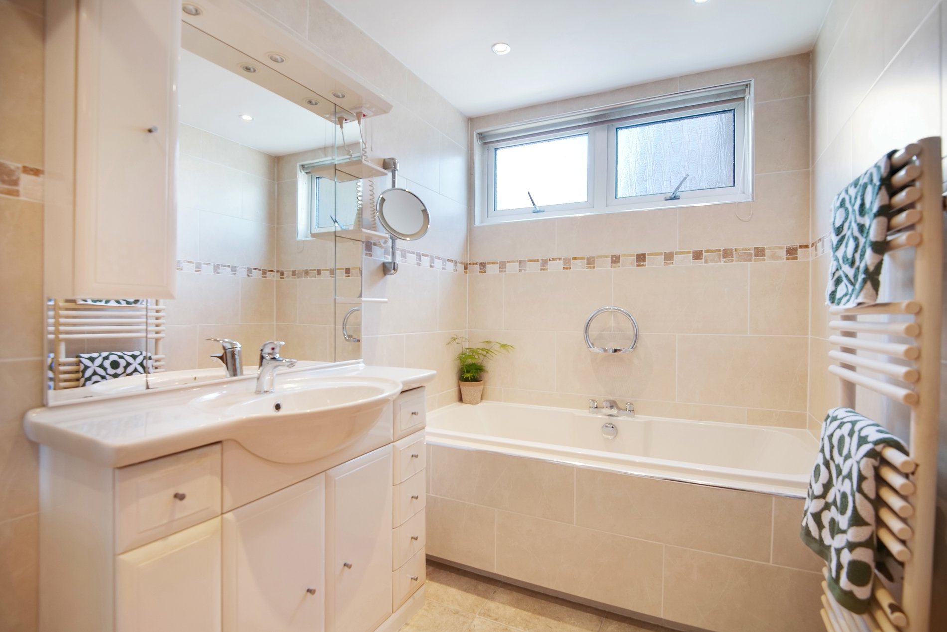 4 bed detached house for sale in Inverallan Drive, Stirling  - Property Image 8