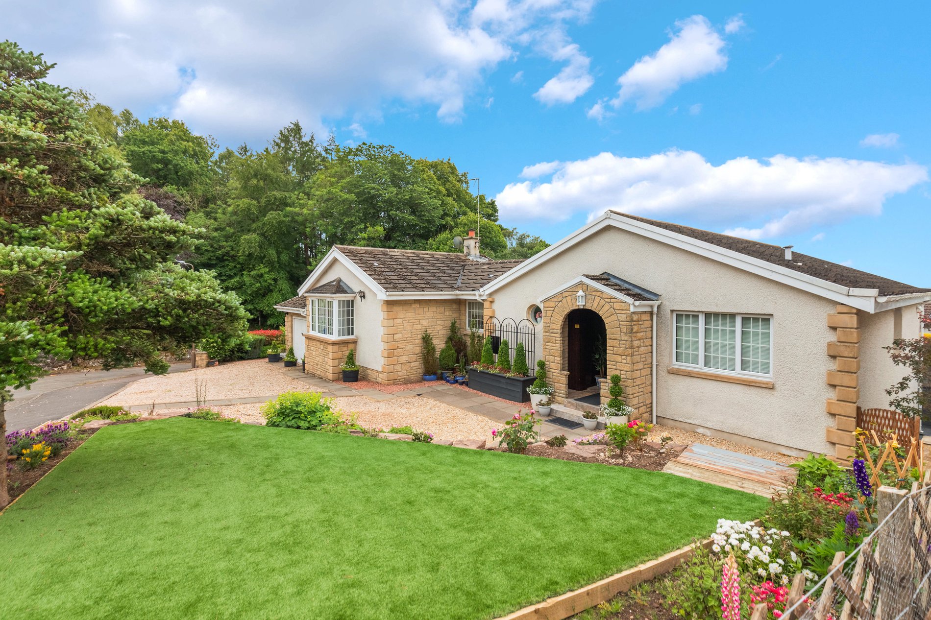 5 bed detached house for sale in Leighton Avenue, Dunblane  - Property Image 4