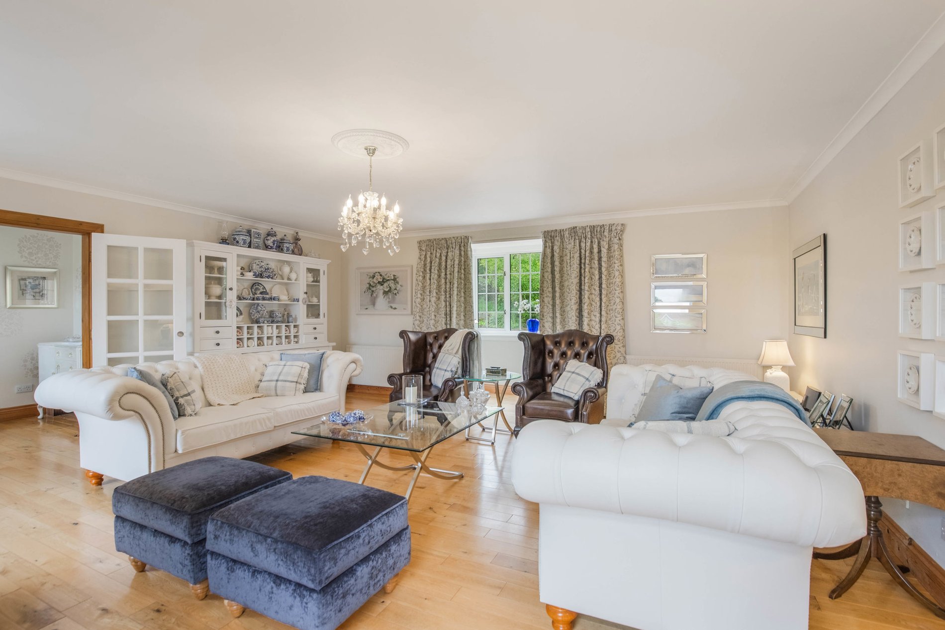5 bed detached house for sale in Leighton Avenue, Dunblane  - Property Image 2
