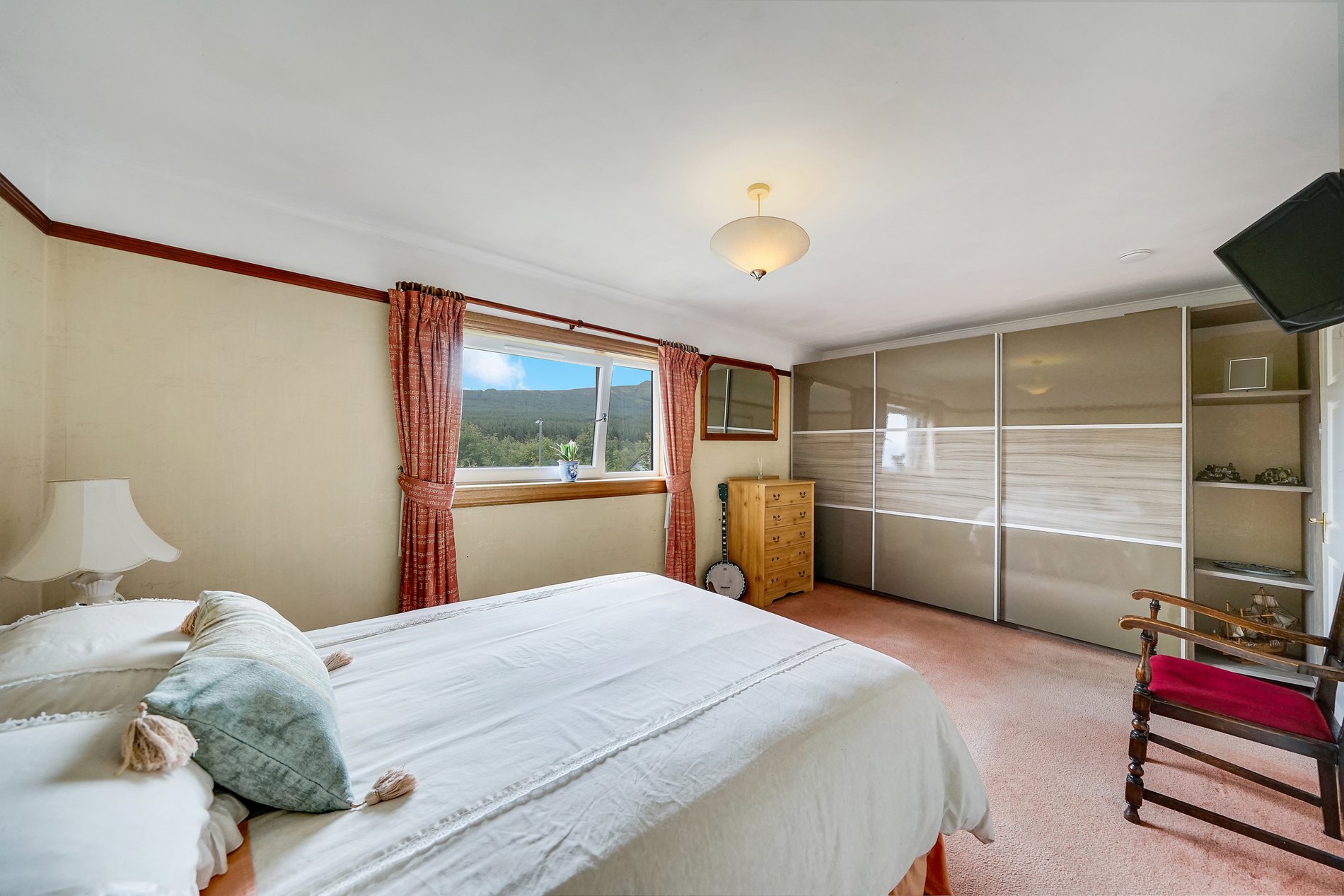 3 bed bungalow for sale in Manse Road, Killin  - Property Image 12