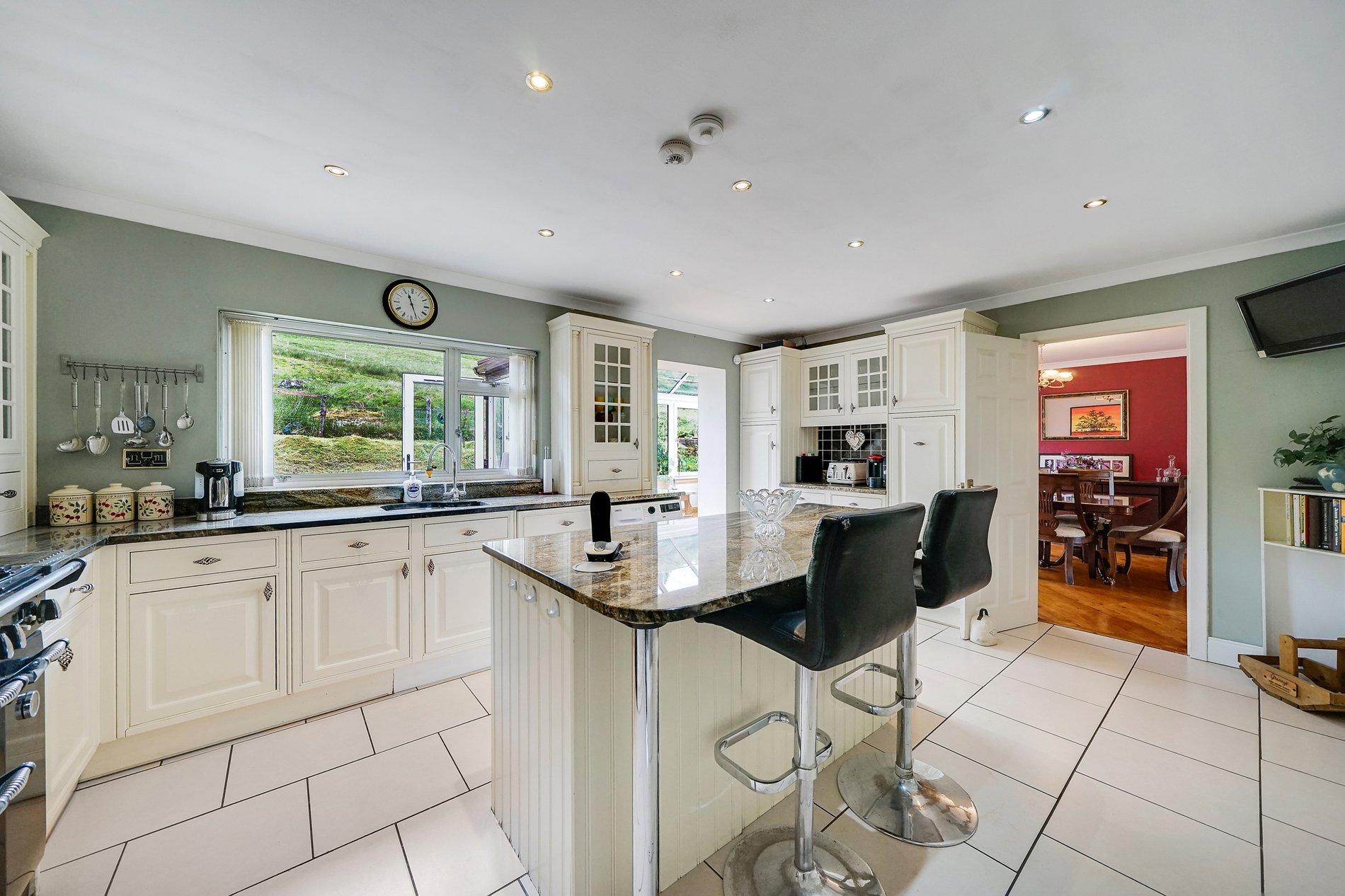 3 bed bungalow for sale in Manse Road, Killin  - Property Image 4