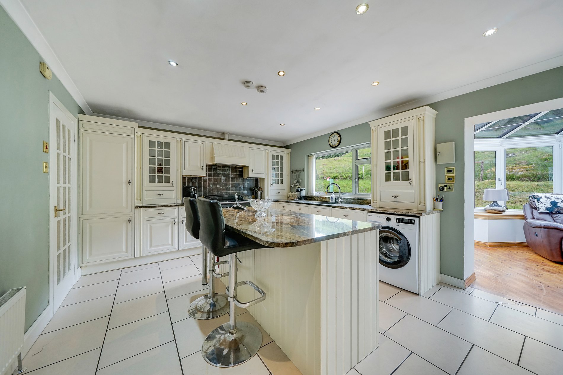 3 bed bungalow for sale in Manse Road, Killin  - Property Image 3