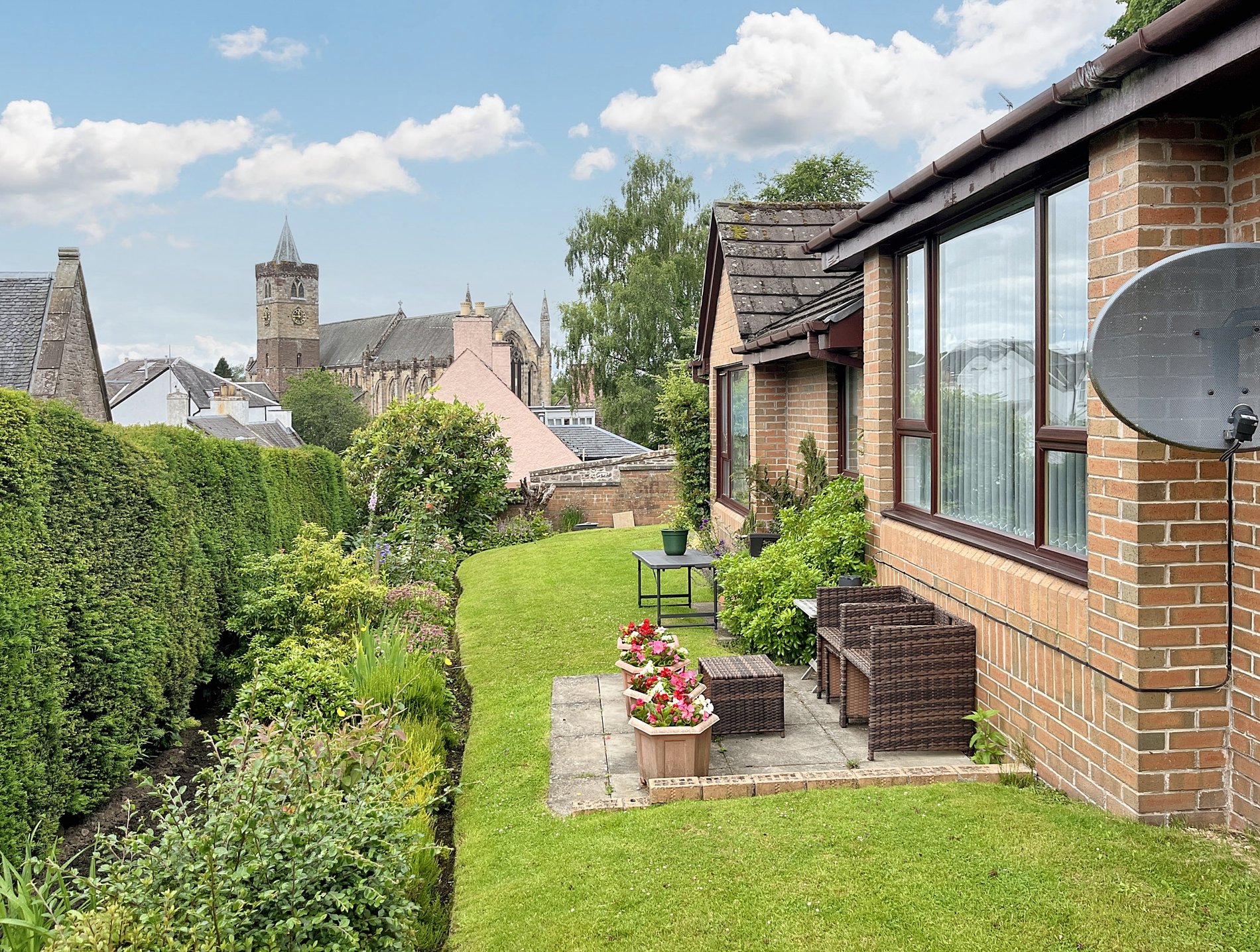 2 bed bungalow for sale in Holmehill Court, Dunblane  - Property Image 14