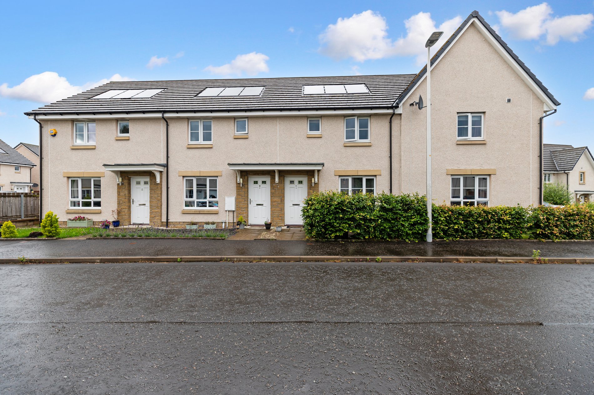 3 bed terraced house for sale in Riverway Place, Stirling - Property Image 1
