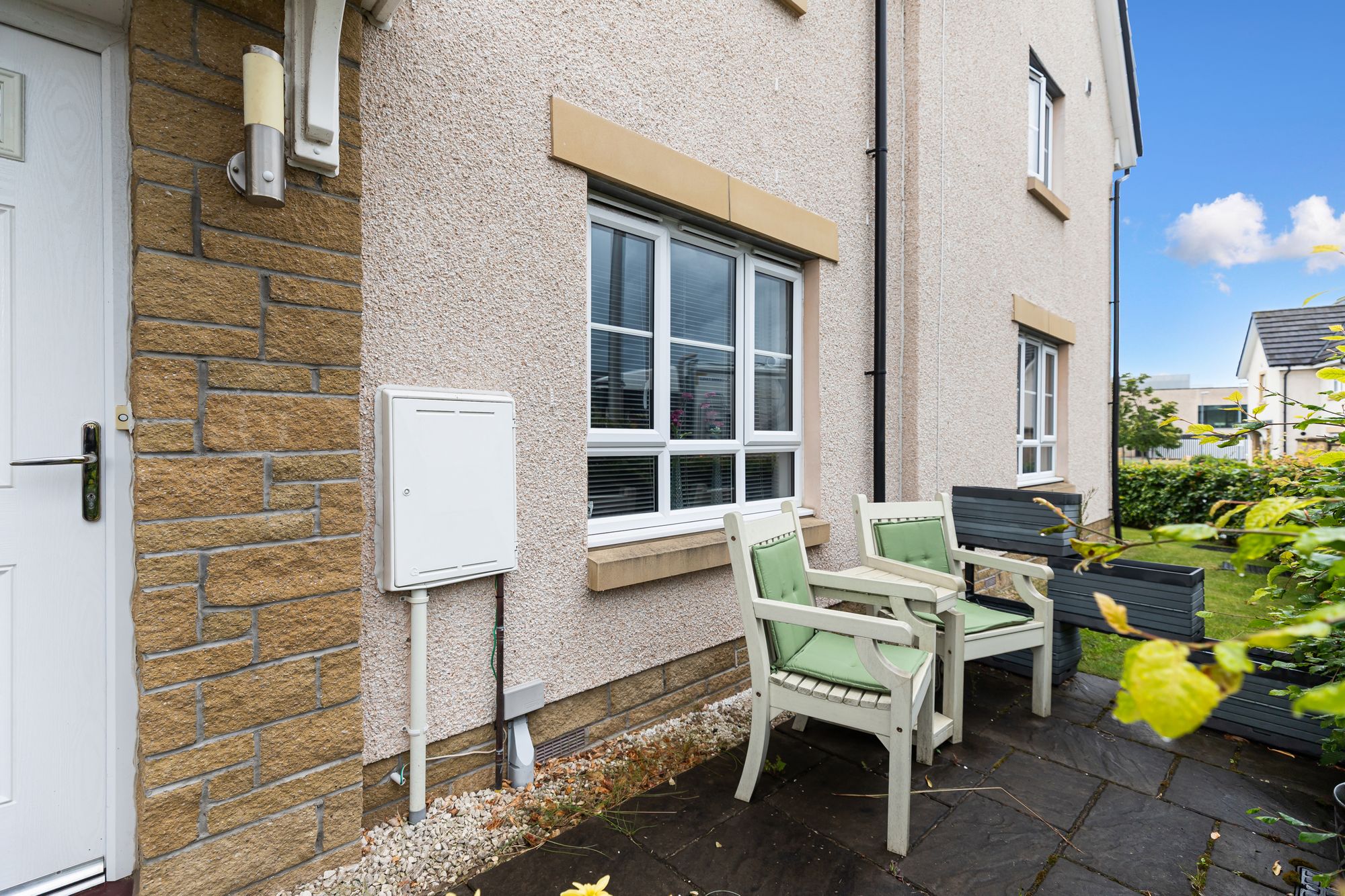 3 bed mid-terraced house for sale in Riverway Place, Stirling, FK8 15