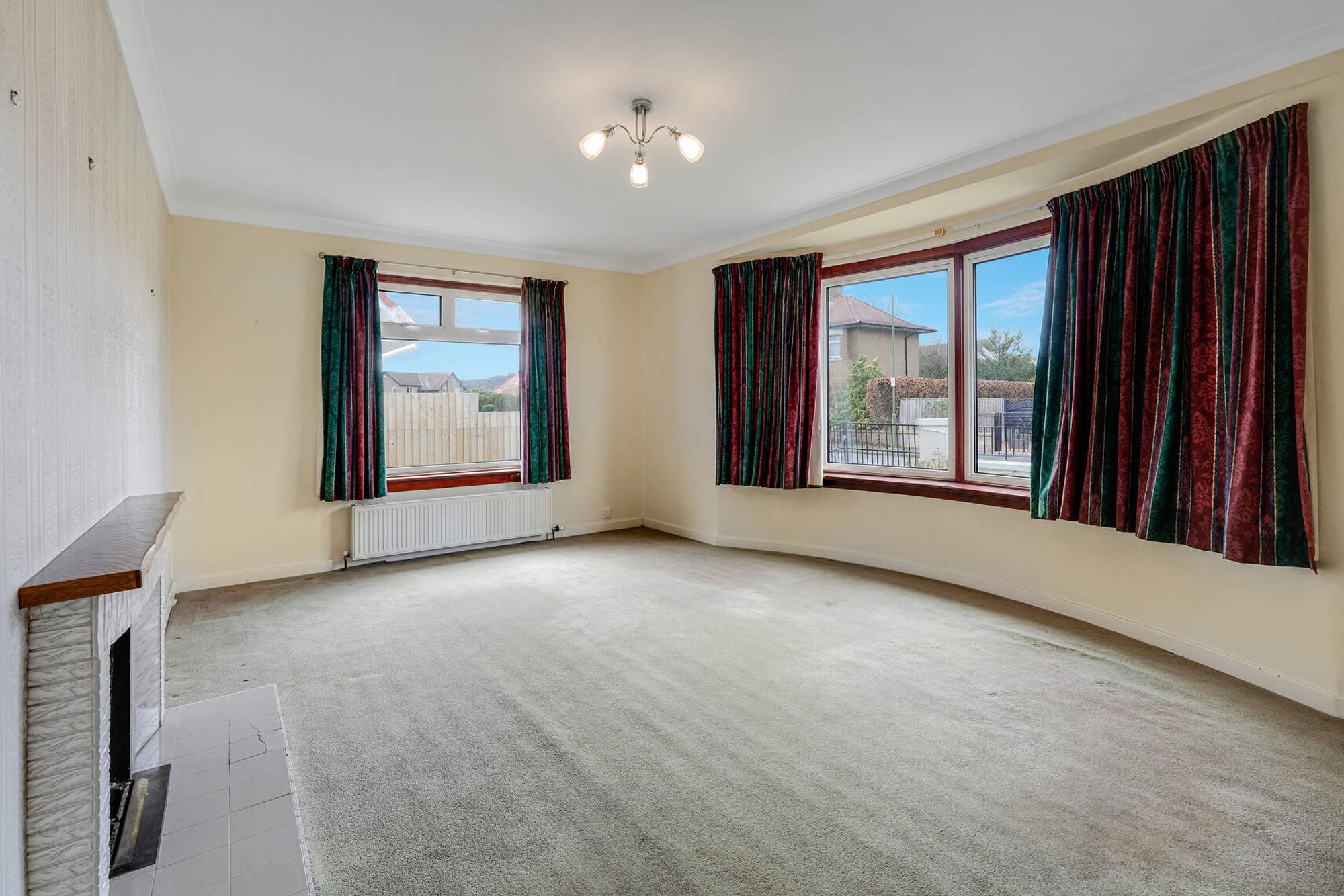 2 bed bungalow for sale in Castle Road, Stirling  - Property Image 2