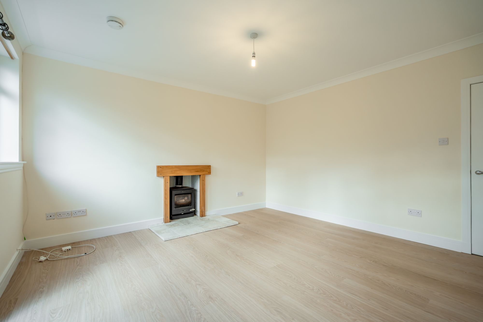 2 bed detached cottage for sale in Glen Road, Dunblane, FK15  - Property Image 5