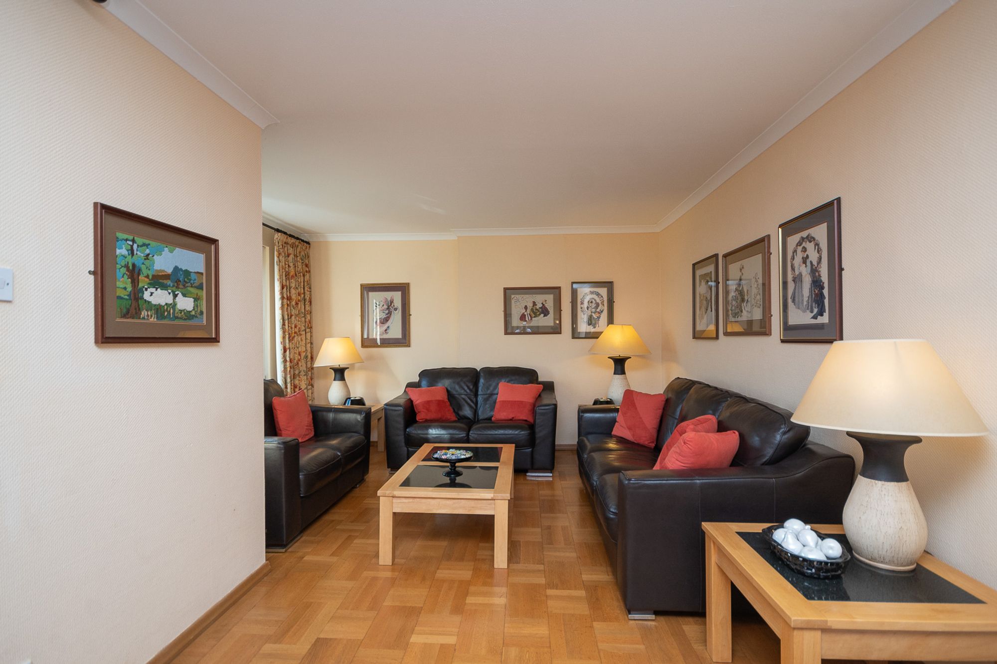 4 bed detached house for sale in Lochearnhead, Lochearnhead  - Property Image 3