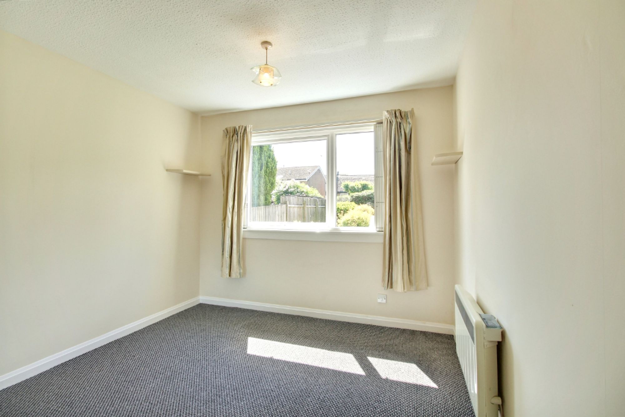 1 bed semi-detached bungalow for sale in Buchan Drive, Dunblane  - Property Image 8