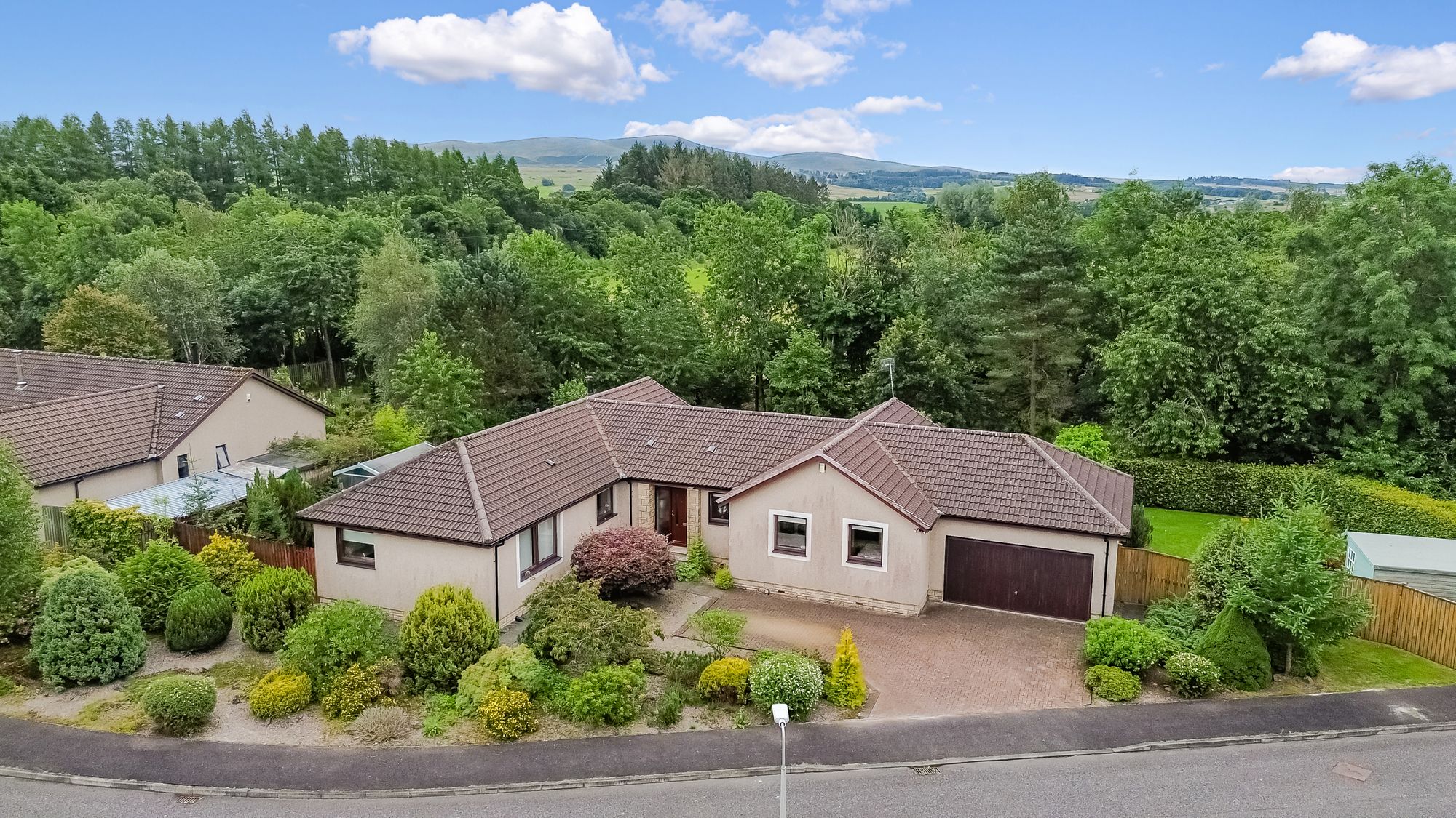 5 bed detached bungalow for sale in Commander's Grove, Dunblane, FK15