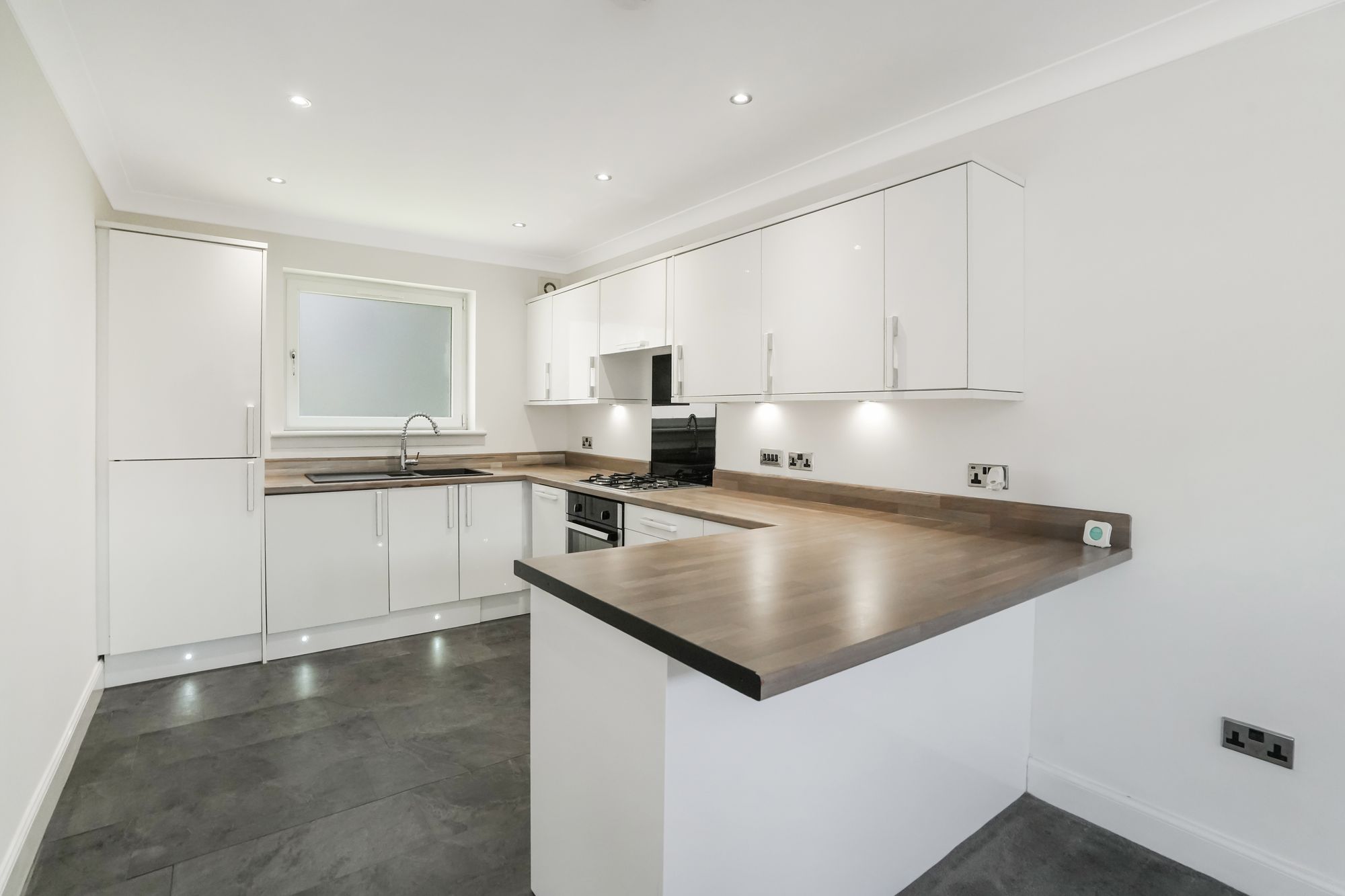 2 bed terraced town house for sale in Millrow, Dunblane, FK15 1