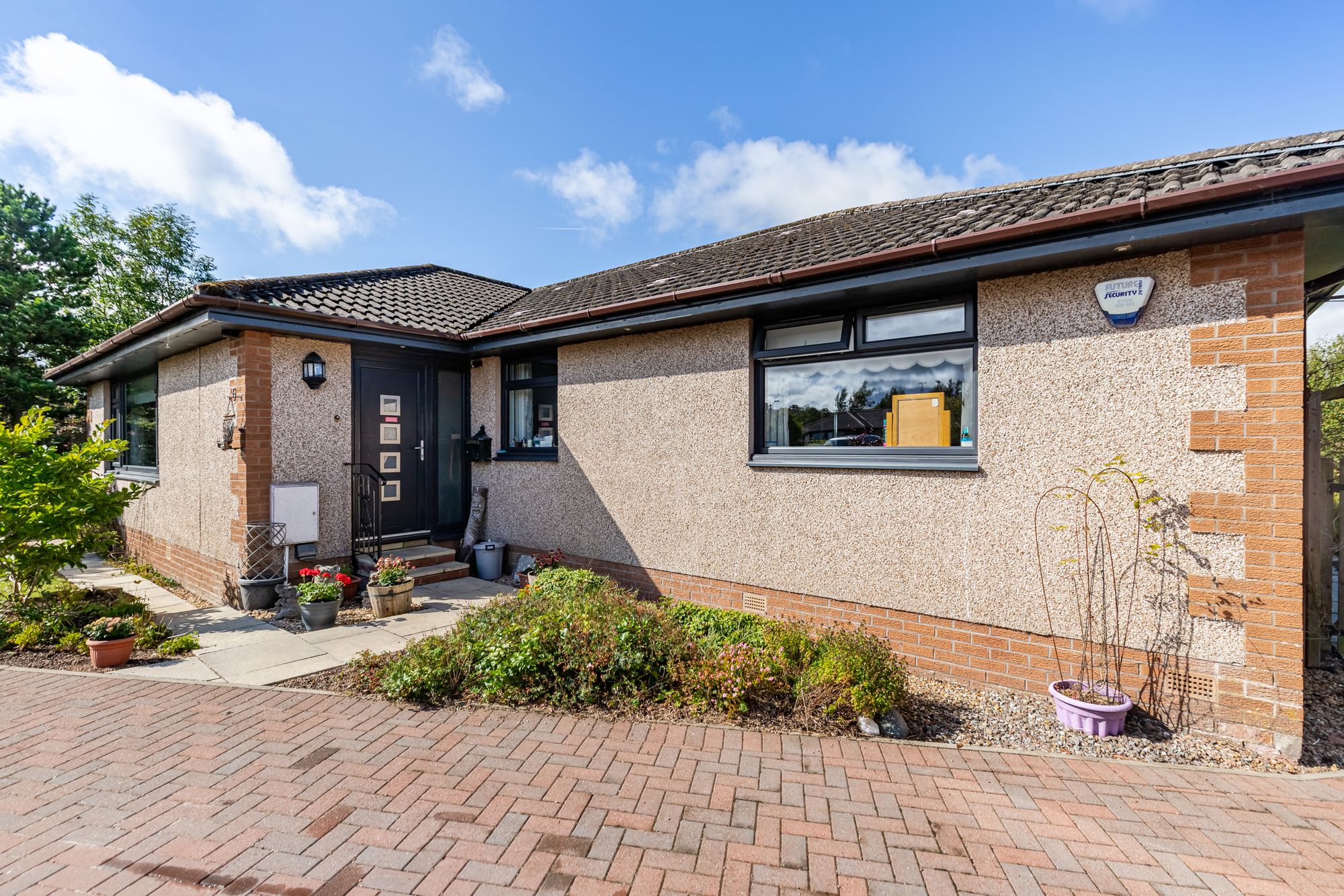 4 bed detached bungalow for sale in Allandale Crescent, Greenloaning, FK15 36